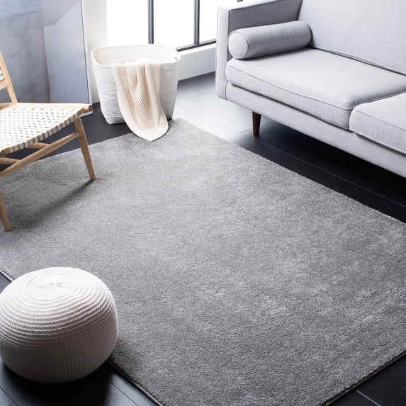 SAFAVIEH Plain and Solid Carleen Solid Plush Area Rug, Grey, 4'5" x 6'5"