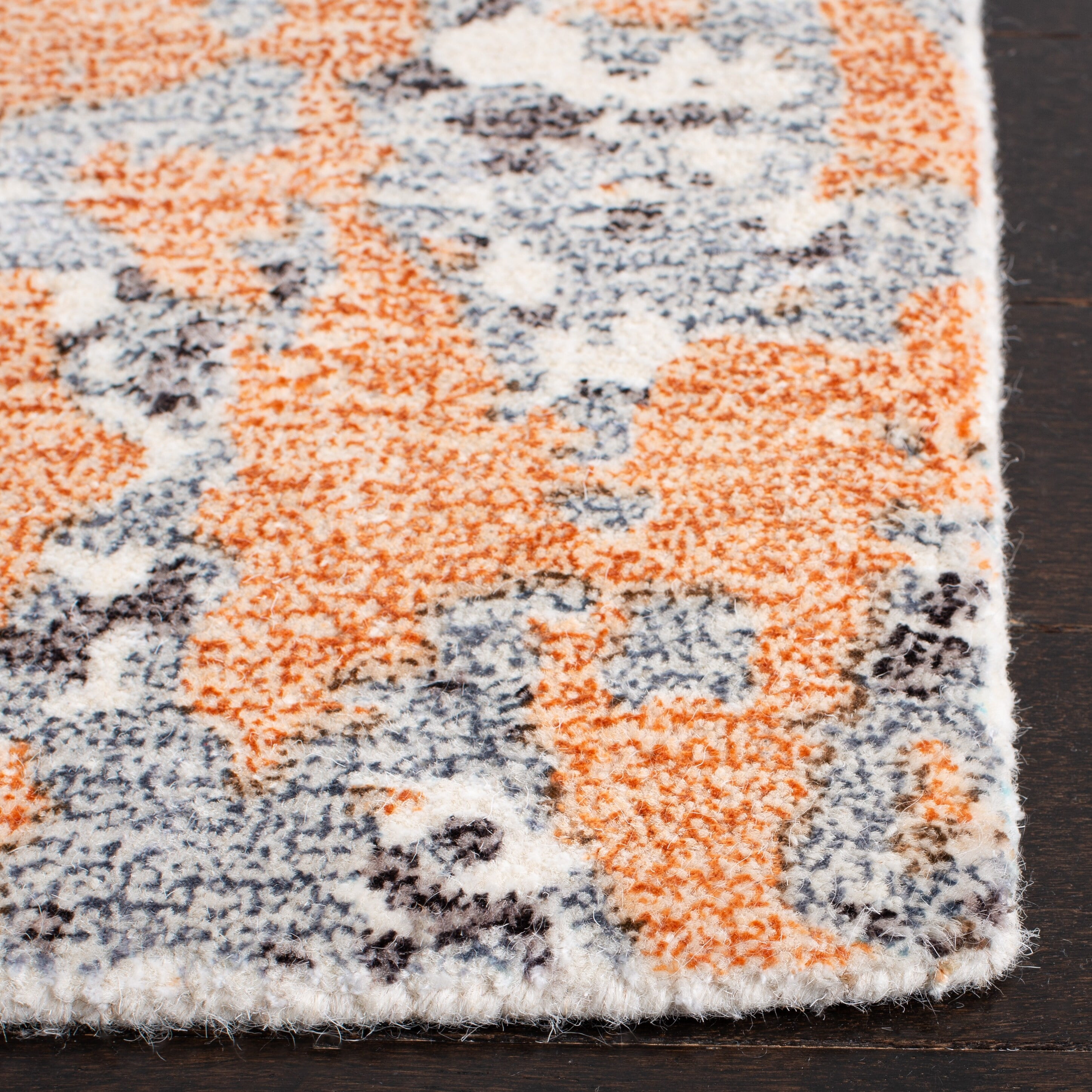 Gray and Rust Hand-Tufted Wool and Viscose Area Rug, 4' x 6'