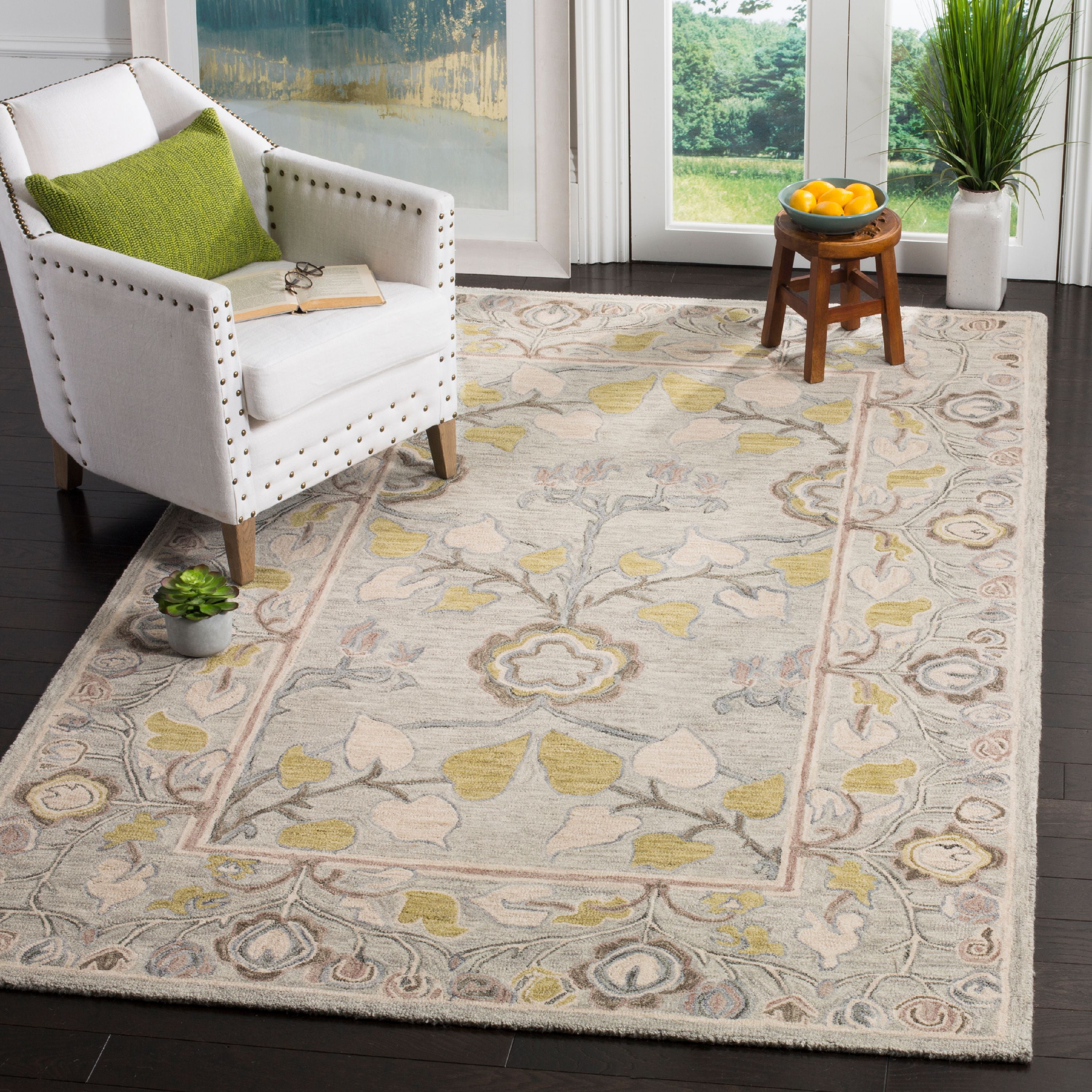 Hand-Tufted Light Gray Wool Floral 5' x 8' Area Rug