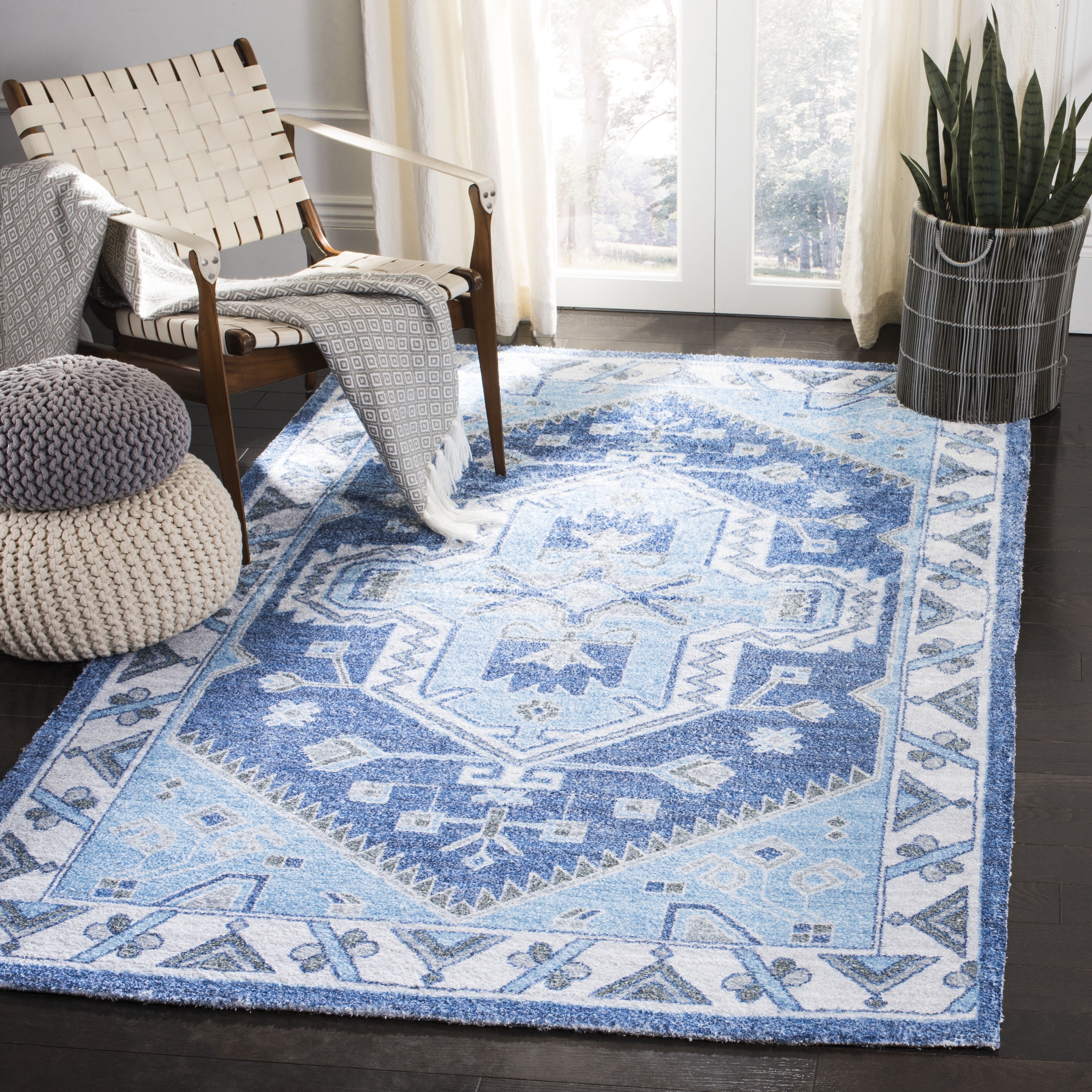 Blue and Ivory Handmade Cotton Oriental Area Rug, 5' x 8'