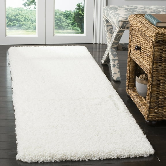 SAFAVIEH Santa Monica Chelsey Solid Shag Runner Rug, White, 2'3" x 7'