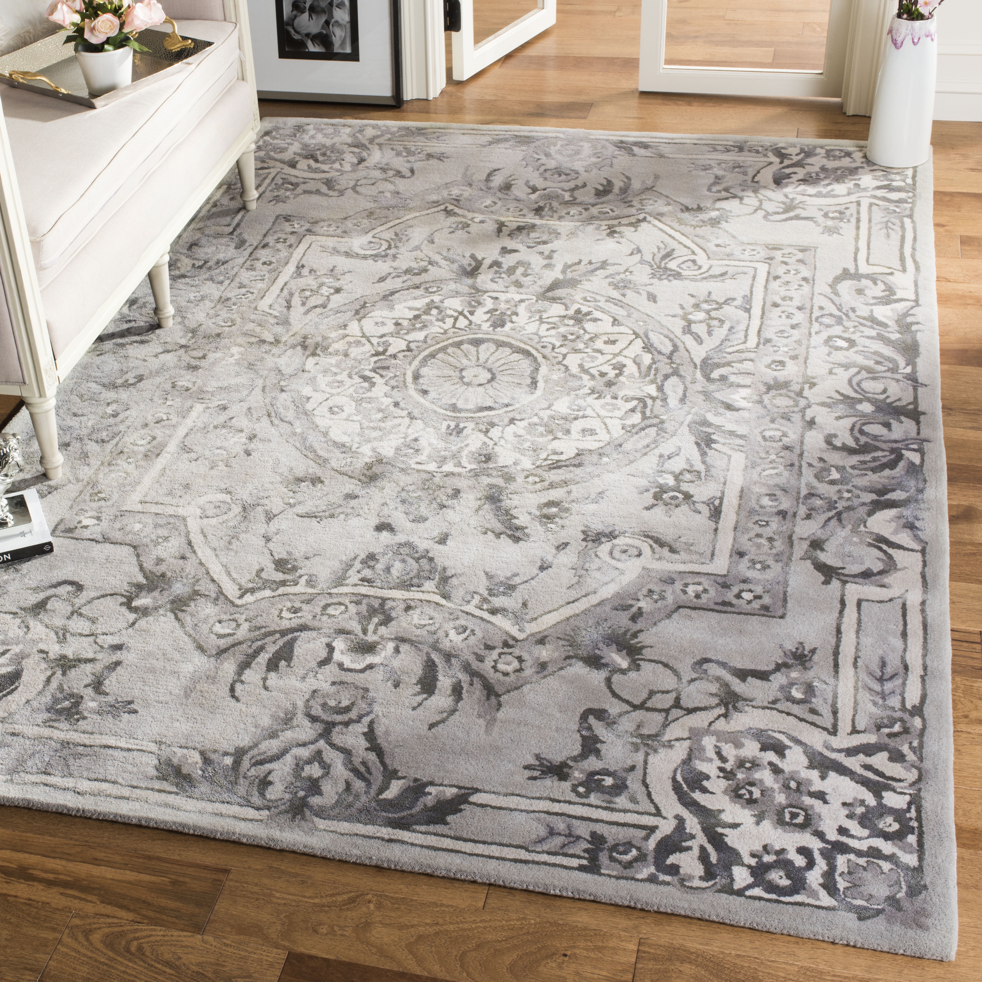 Hand-Tufted Smoke Gray Wool and Viscose 4' x 6' Area Rug