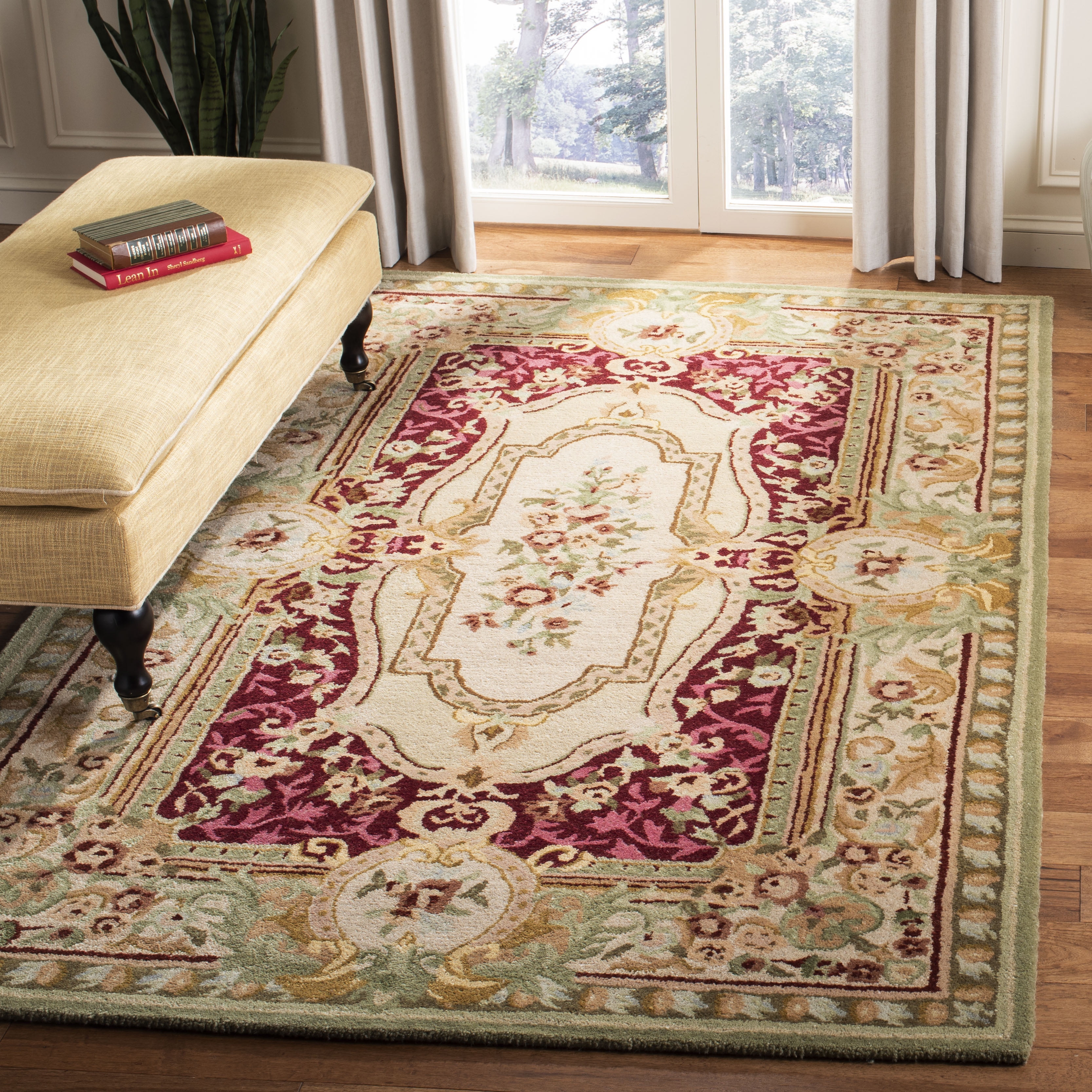 Hand-Tufted Ivory and Red Wool 4' x 6' Area Rug