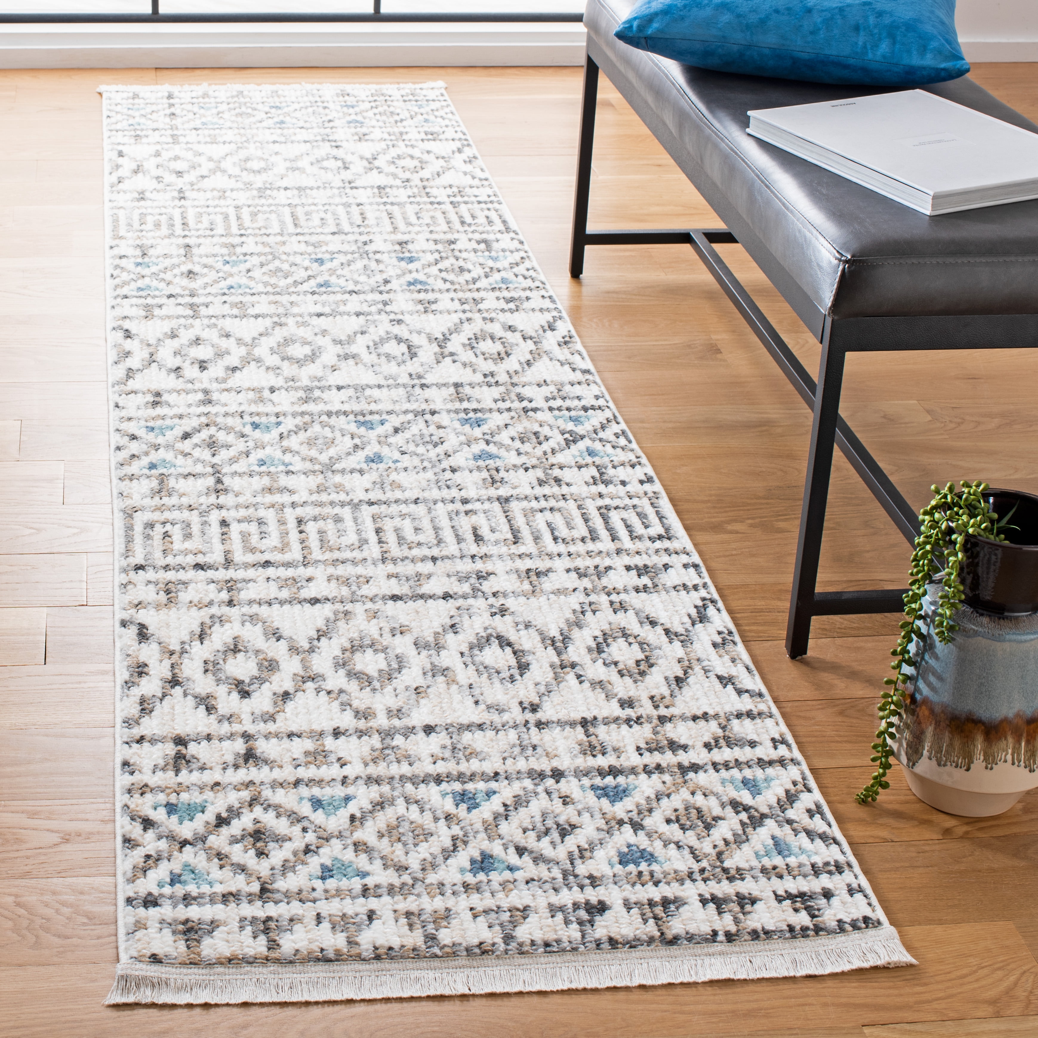 SAFAVIEH Sedona Brendanus Southwestern Runner Rug, Ivory/Grey, 2' x 8