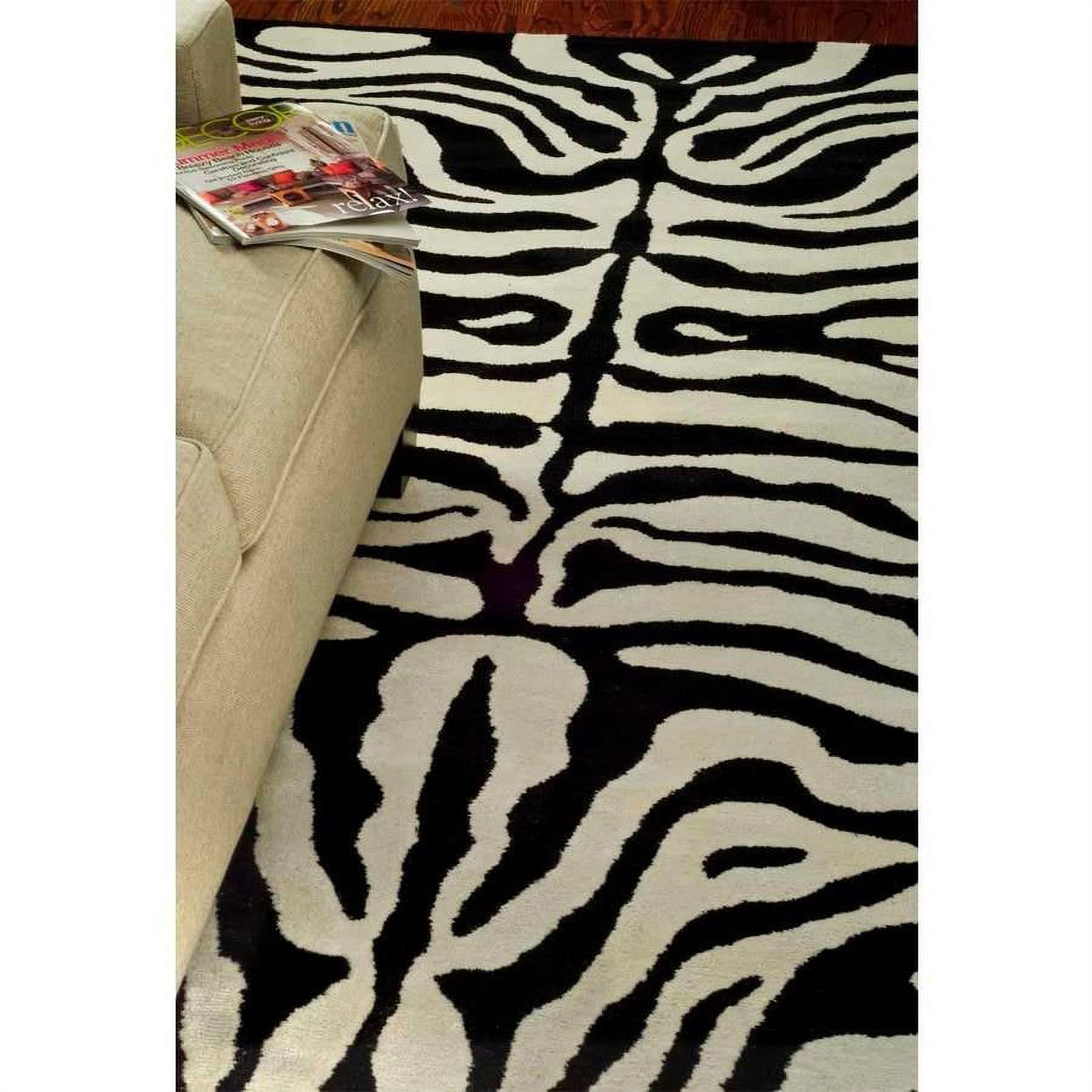 Handmade Black and White Wool Zebra Print Area Rug