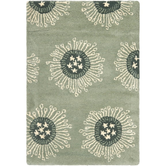 SAFAVIEH Soho Cedar Floral Wool Area Rug, Light Blue/Multi, 2' x 3'