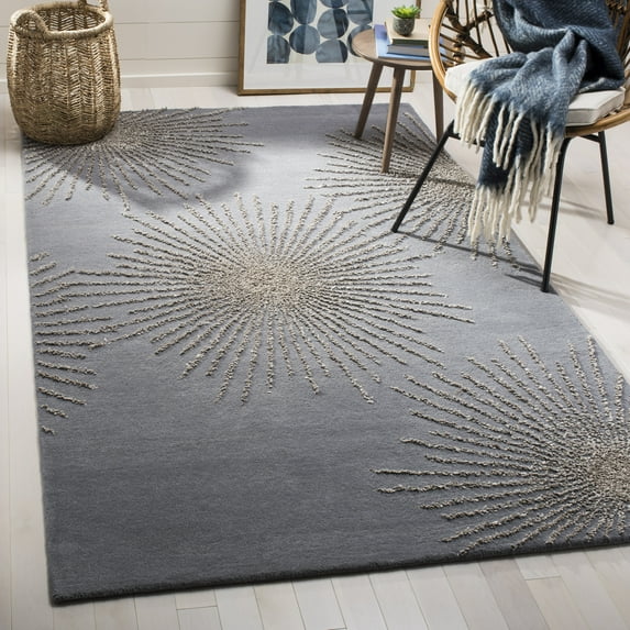 SAFAVIEH Soho Fiesta Geometric Area Rug, Dark Grey/Silver, 5' x 8'