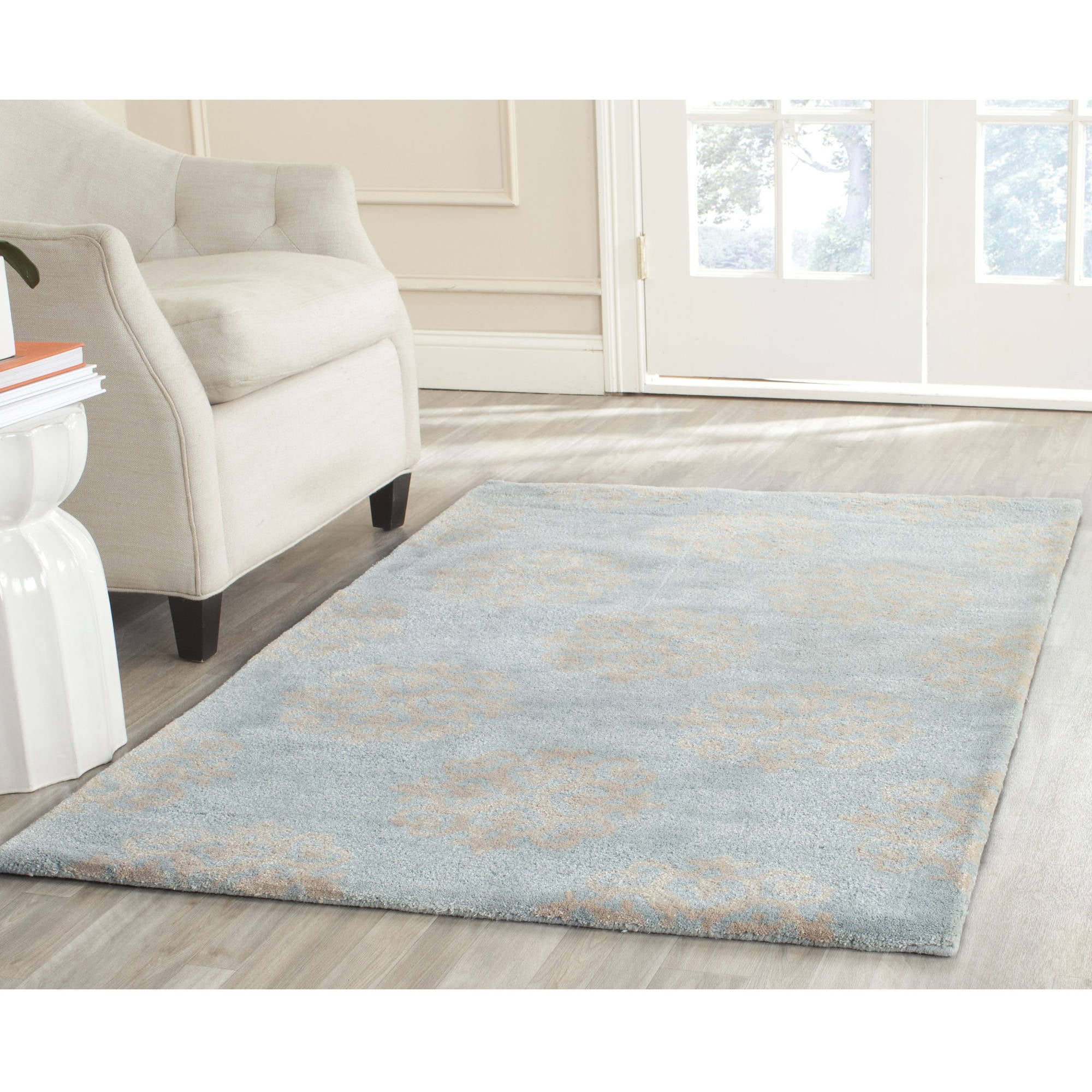 Ivory and Turquoise Round Tufted Wool Area Rug