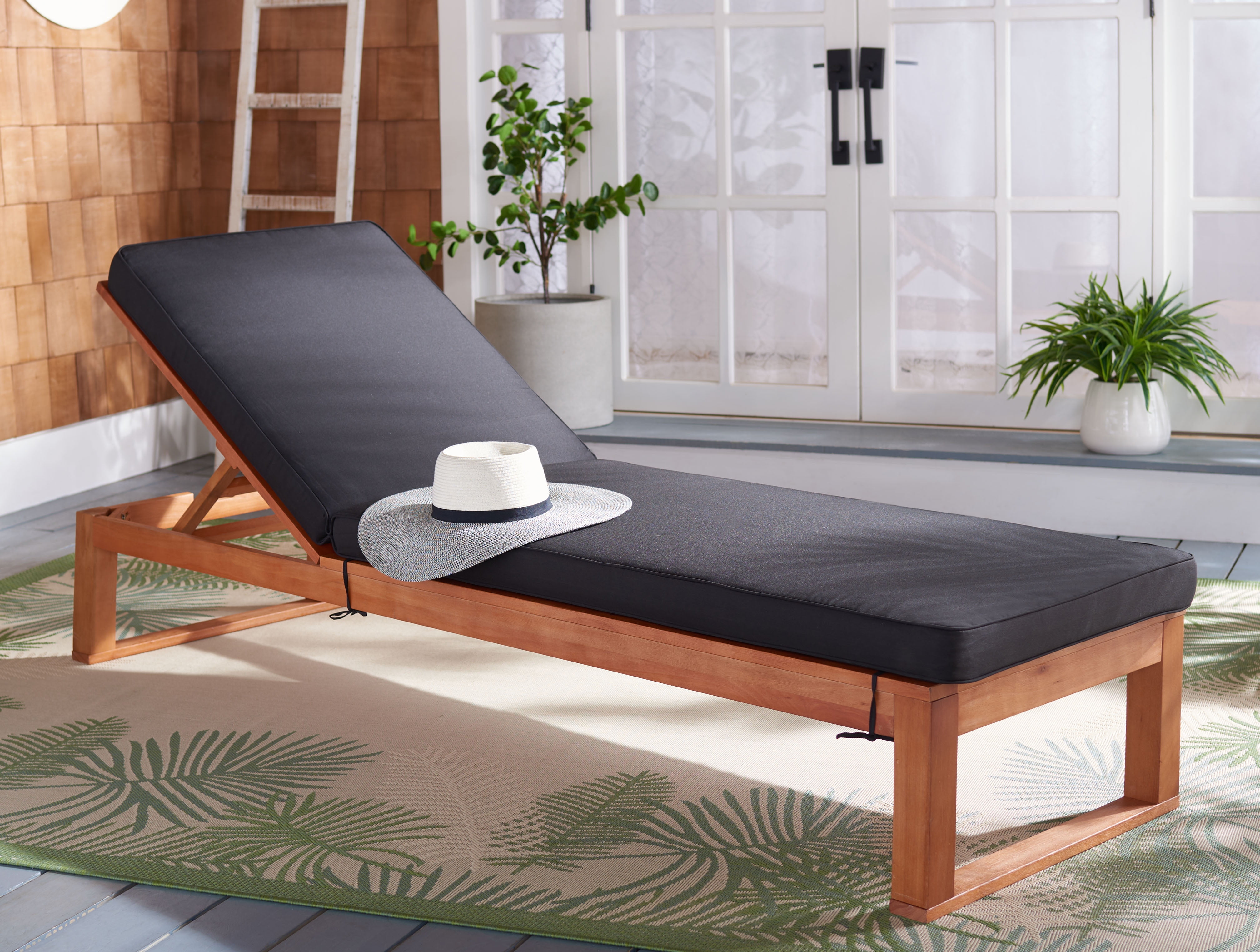 SAFAVIEH Solano Outdoor Patio Sunlounger Natural Black