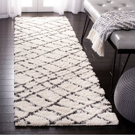 SAFAVIEH Sparta Searlait Geometric Polyester Shag Runner Rug, Ivory/Grey, 2'3" x 8'