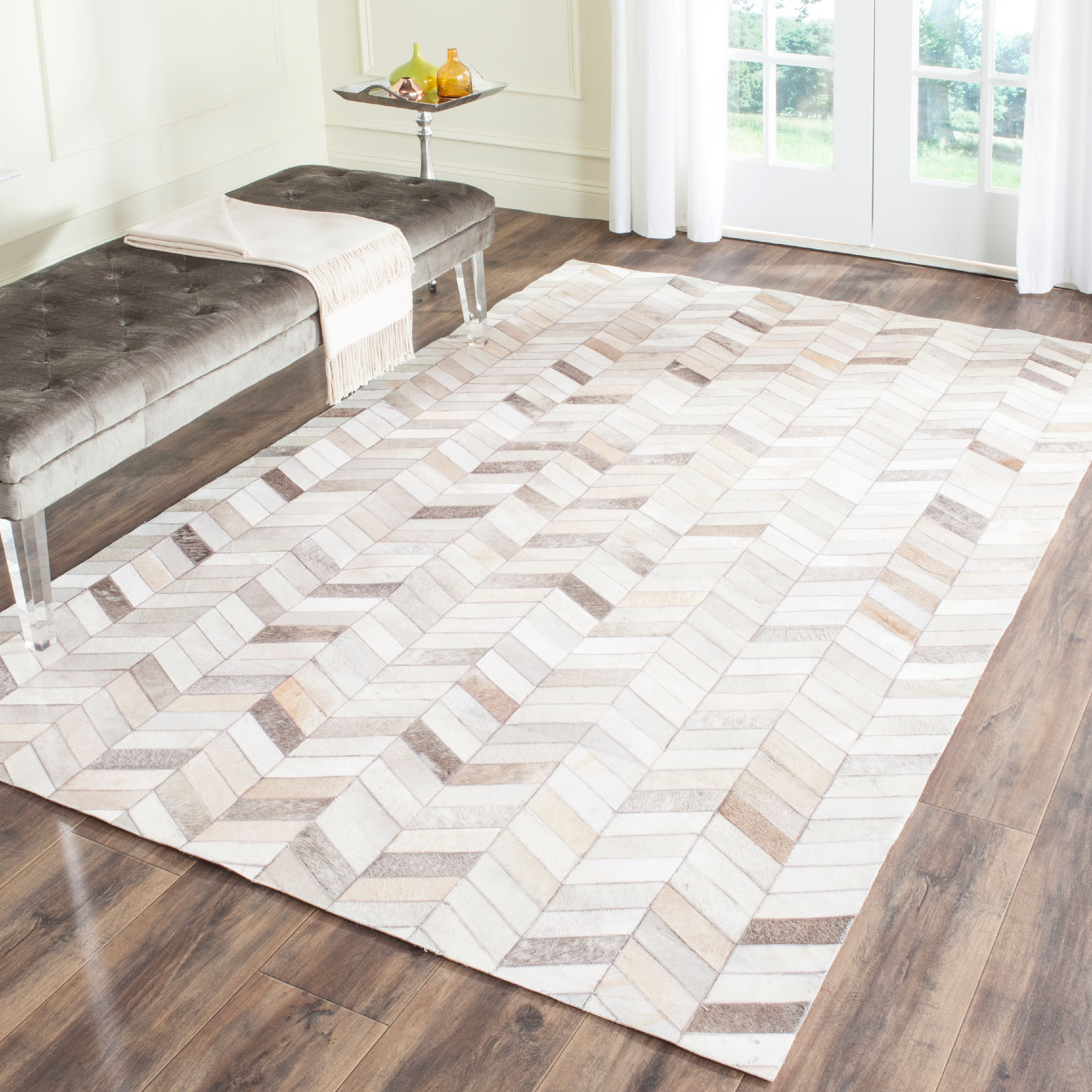 Handmade Gray Cowhide Geometric Area Rug 4' x 6'
