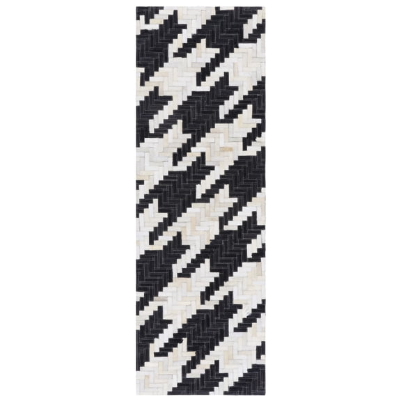 SAFAVIEH Studio Leather Kelleigh Geometric Runner Rug, Ivory/Black, 2'3" x 7'