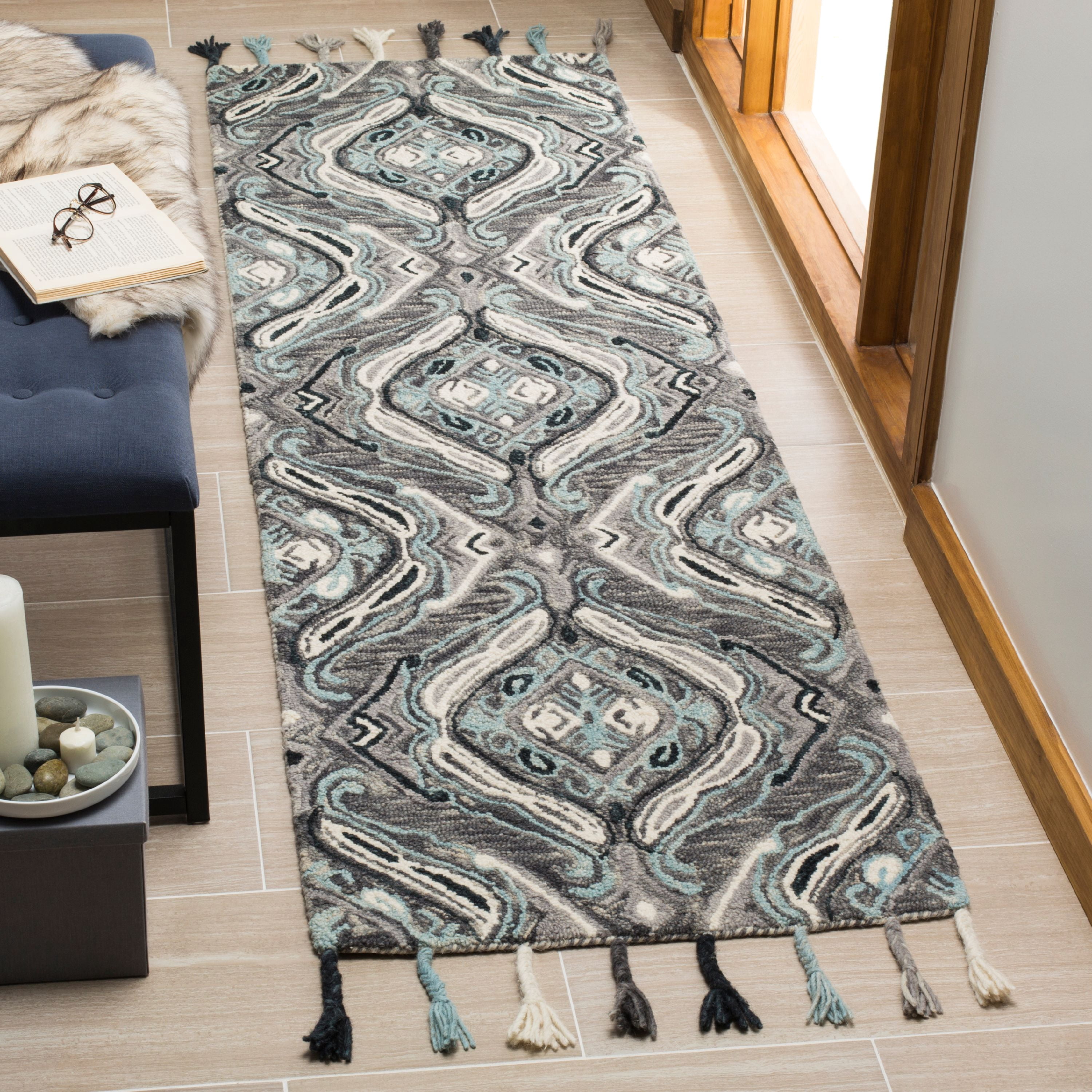 SAFAVIEH Suzani Davin Geometric Swirls Wool Runner Rug, Grey/Light Blue, 2'3" x 8'