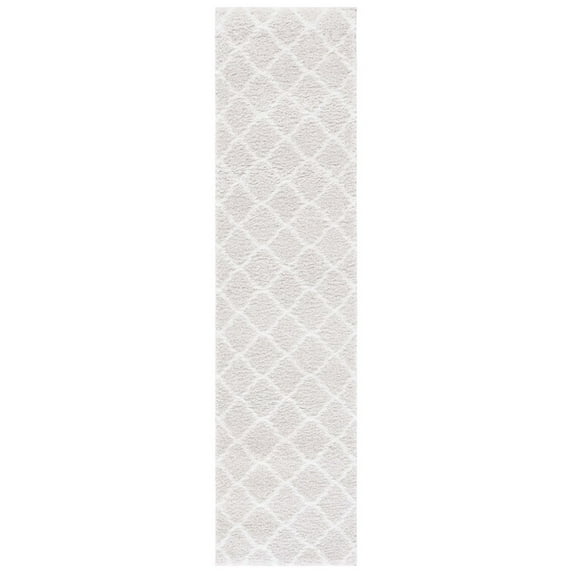 SAFAVIEH Tahoe Gerald Quatrefoil Shag Runner, 2' x 9', Silver/White
