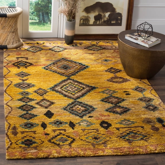 SAFAVIEH Tangier Emma Geometric Area Rug, Gold, 5' x 8'