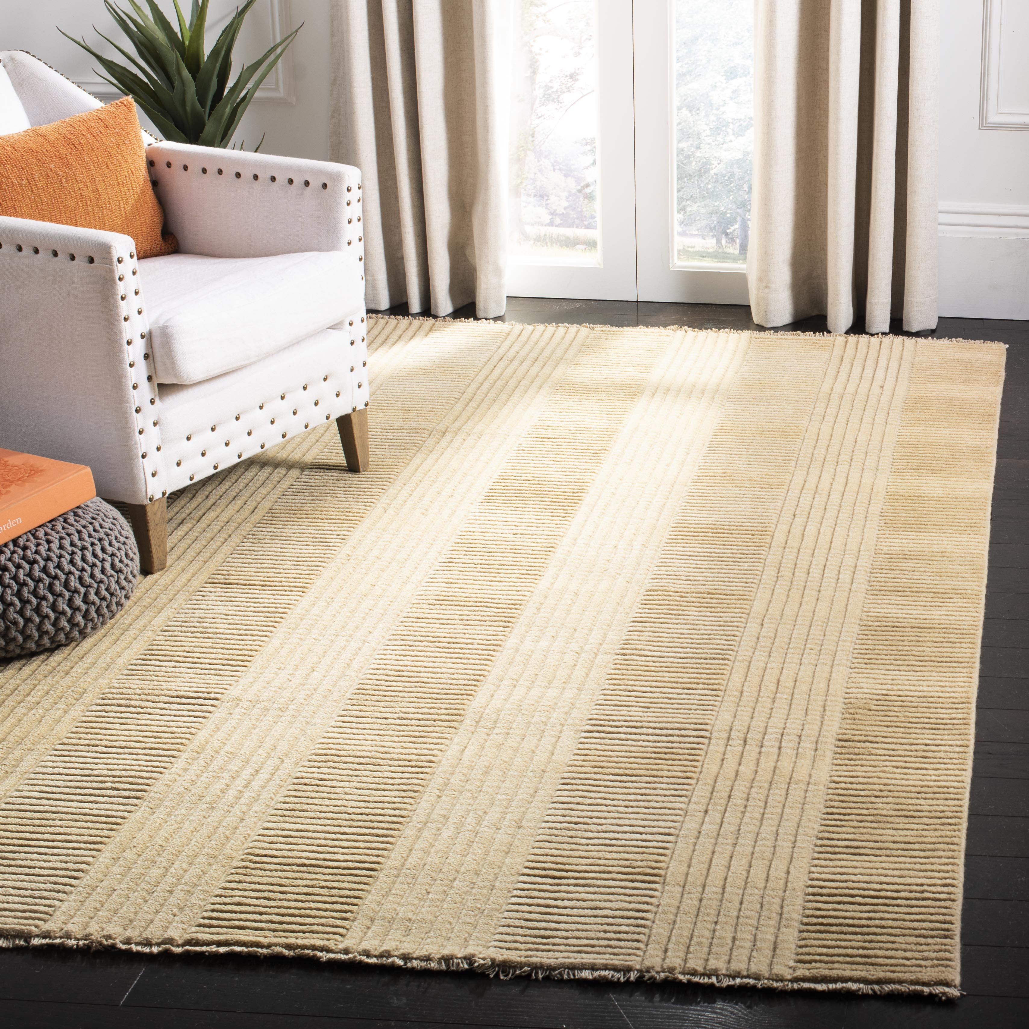 Elegant Hand-Knotted Woolen Bliss Area Rug, 4' x 6', Beige