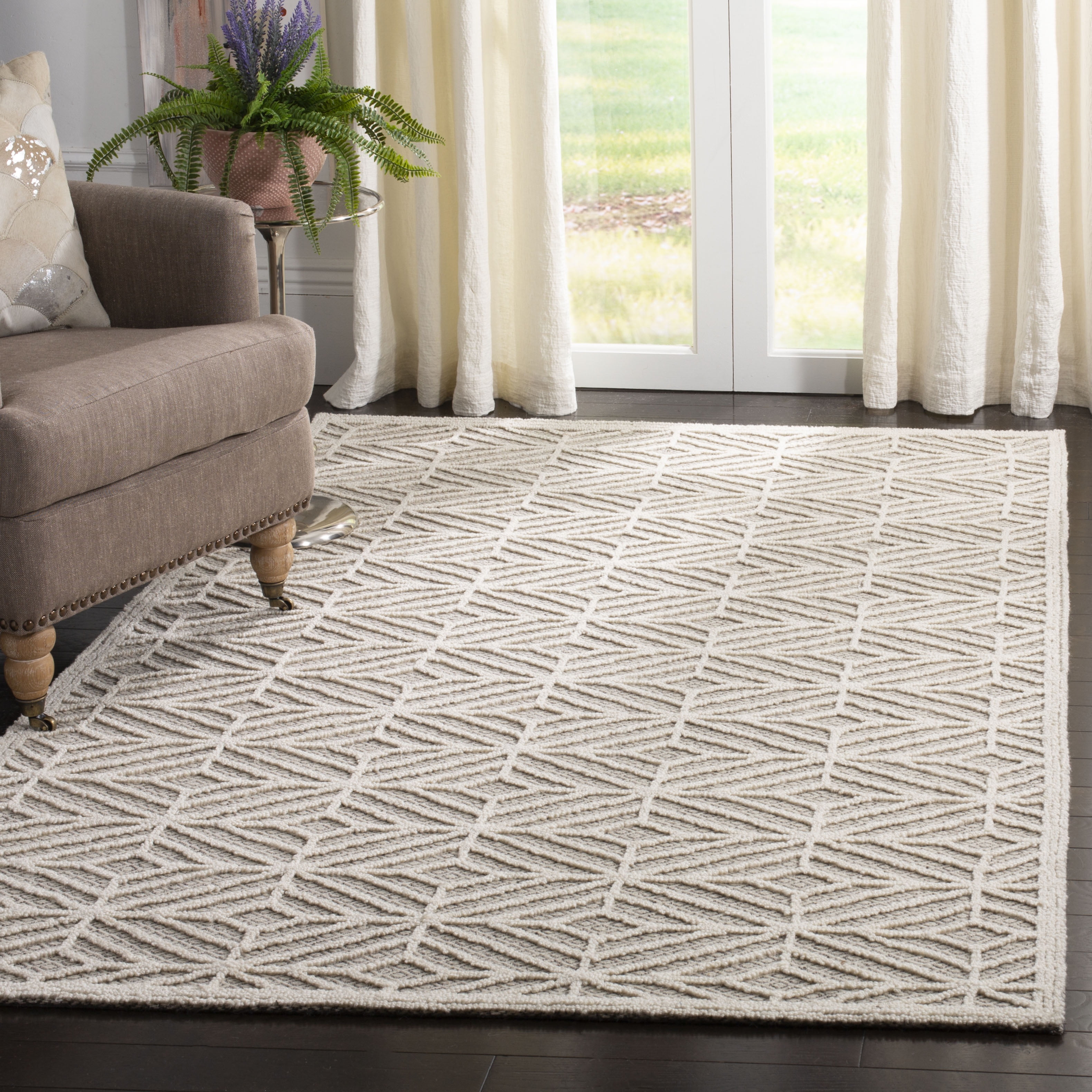 Ivory and Black Hand-Tufted Wool Area Rug, 4' x 6'