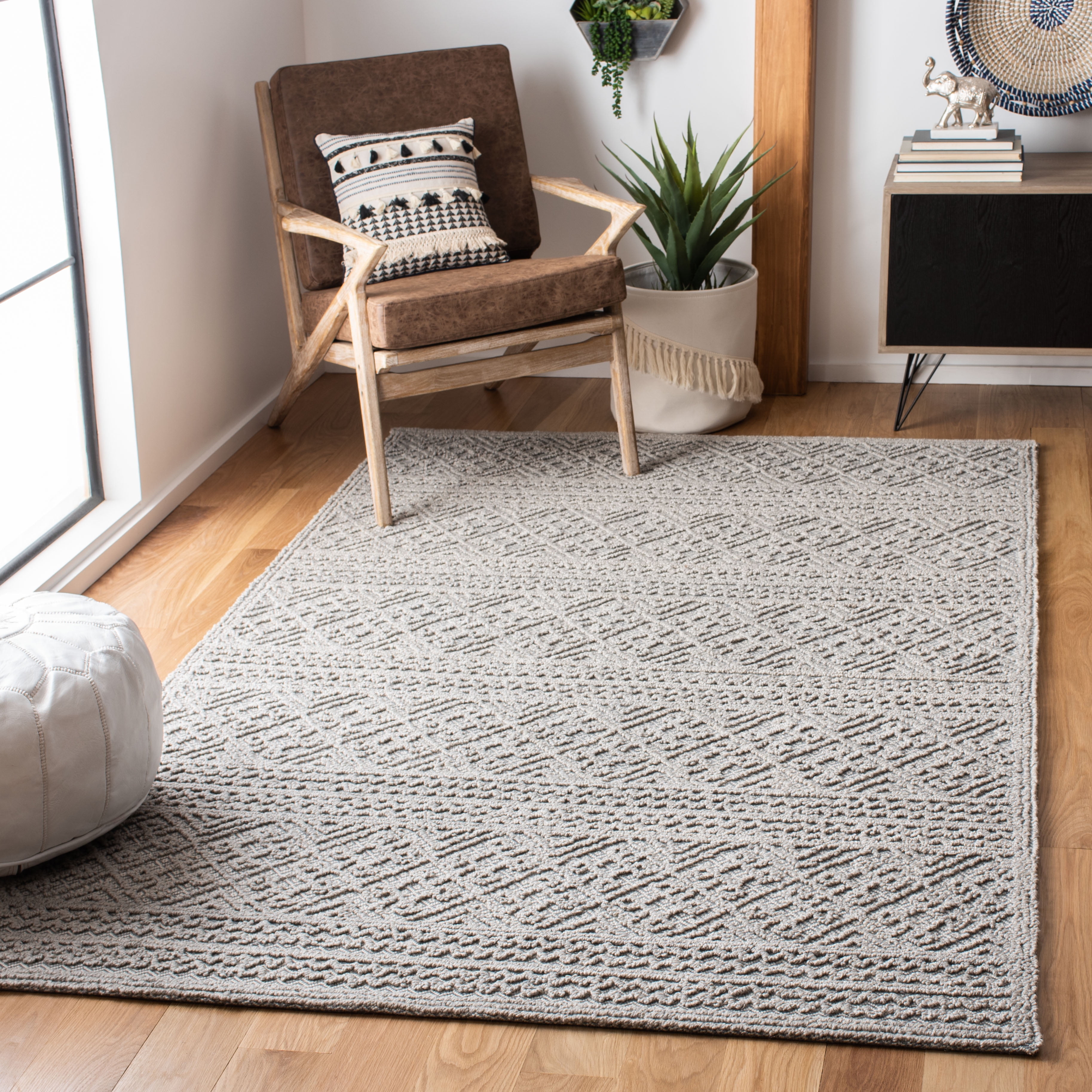 SAFAVIEH Trace Willoughby Geometric Striped Area Rug, Grey/Beige, 4' x 6'