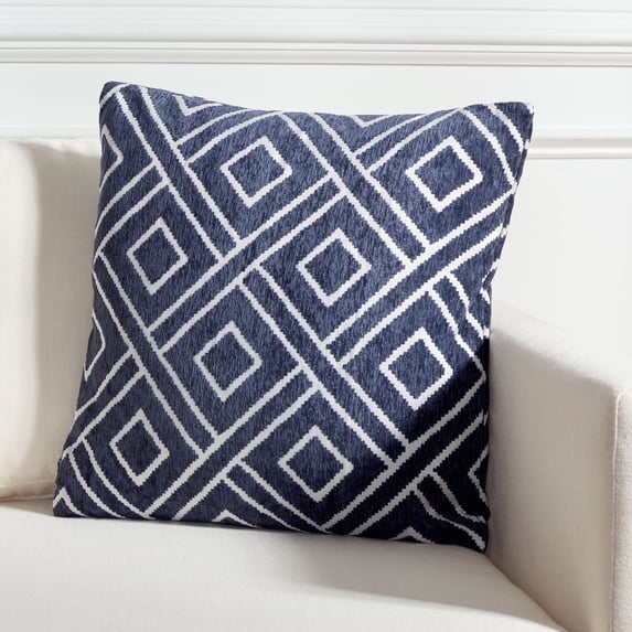 SAFAVIEH Triska Diamond Pillow, 18" x 18", Navy