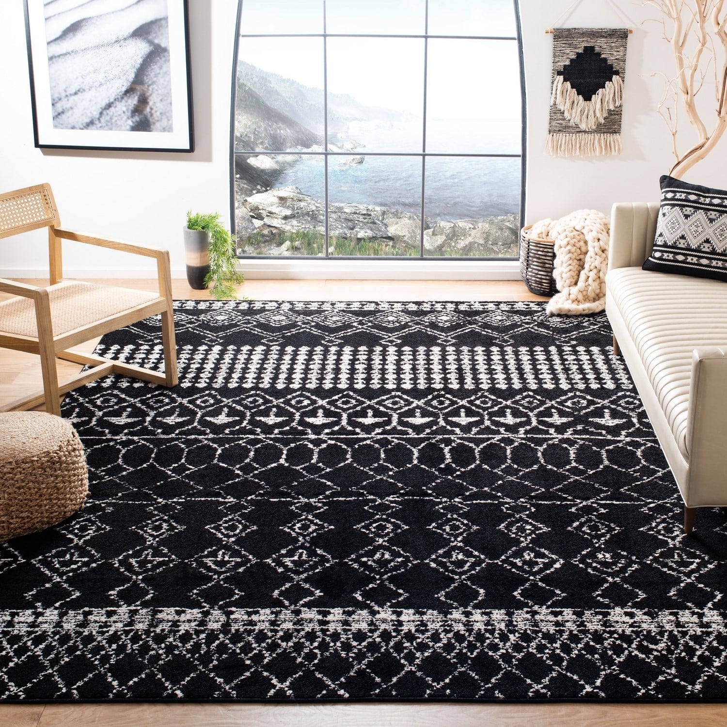 Black and Ivory Hand-knotted Synthetic Round Area Rug