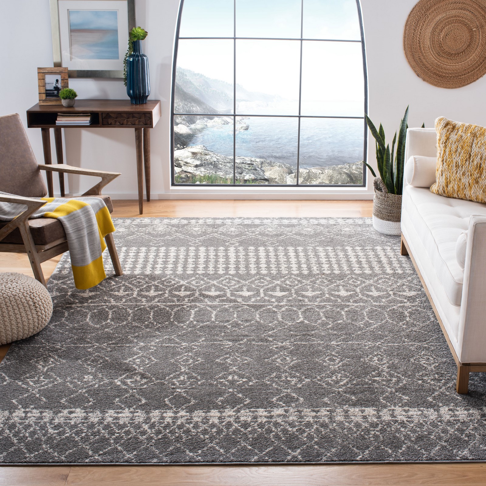 SAFAVIEH Daley Geometric Plush Shag Runner Rug, Dark Grey/Ivory, 2'3" x