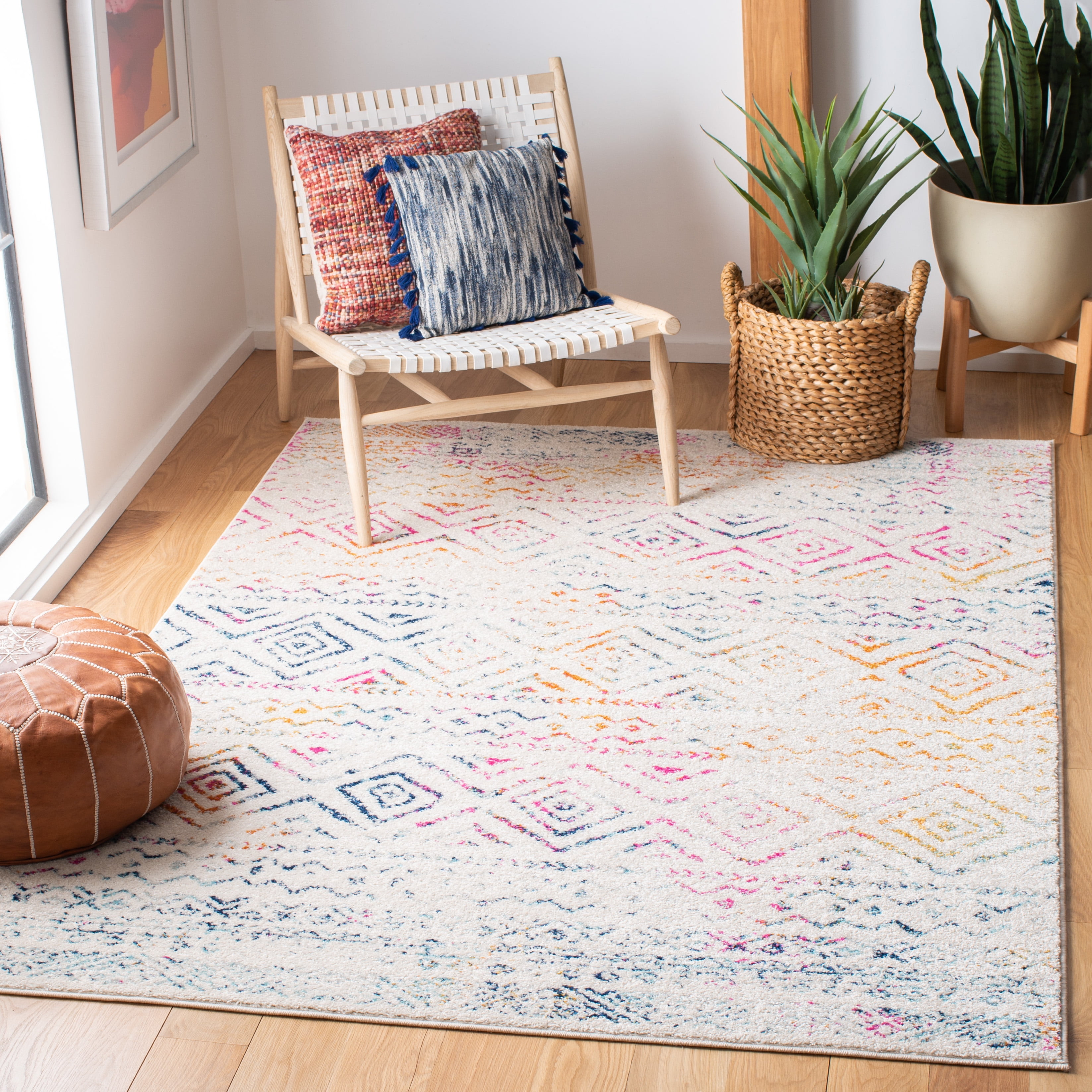 Ivory and Fuchsia Hand-Knotted Synthetic 4' x 6' Area Rug