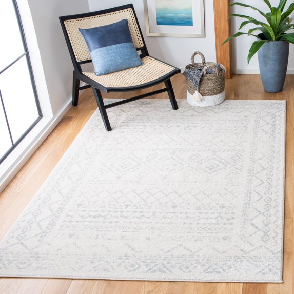 SAFAVIEH Tulum Ronald Distressed Area Rug, Ivory/Light Grey, 5'3" x 7'6"