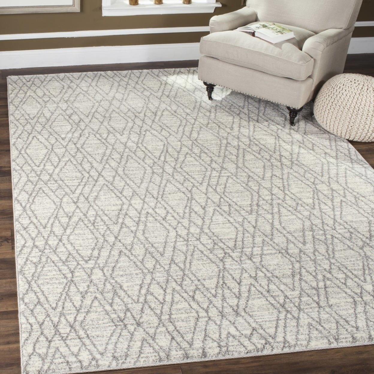 SAFAVIEH Tunisia Jayna Geometric Runner Rug, Ivory/Light Grey, 2'3" x 8'