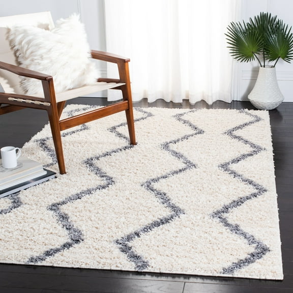 SAFAVIEH Venus Carleen Chevron Shag Area Rug, Ivory/Grey, 5'3" x 7'6"