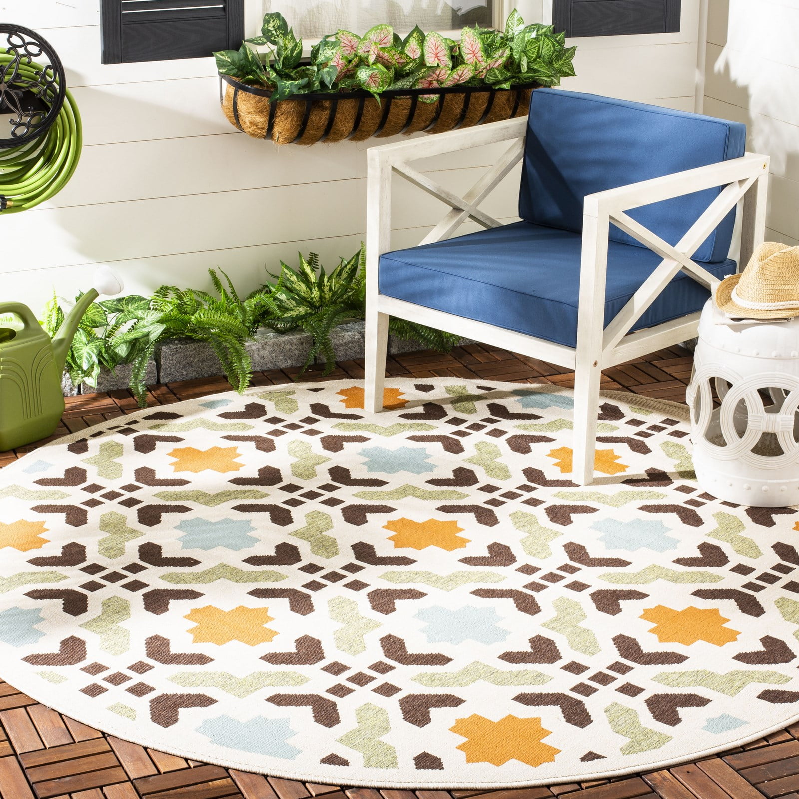 SAFAVIEH Veranda Branson Geometric Indoor/Outdoor Area Rug, 6'7" x 6'7" Round, Cream/Terracotta