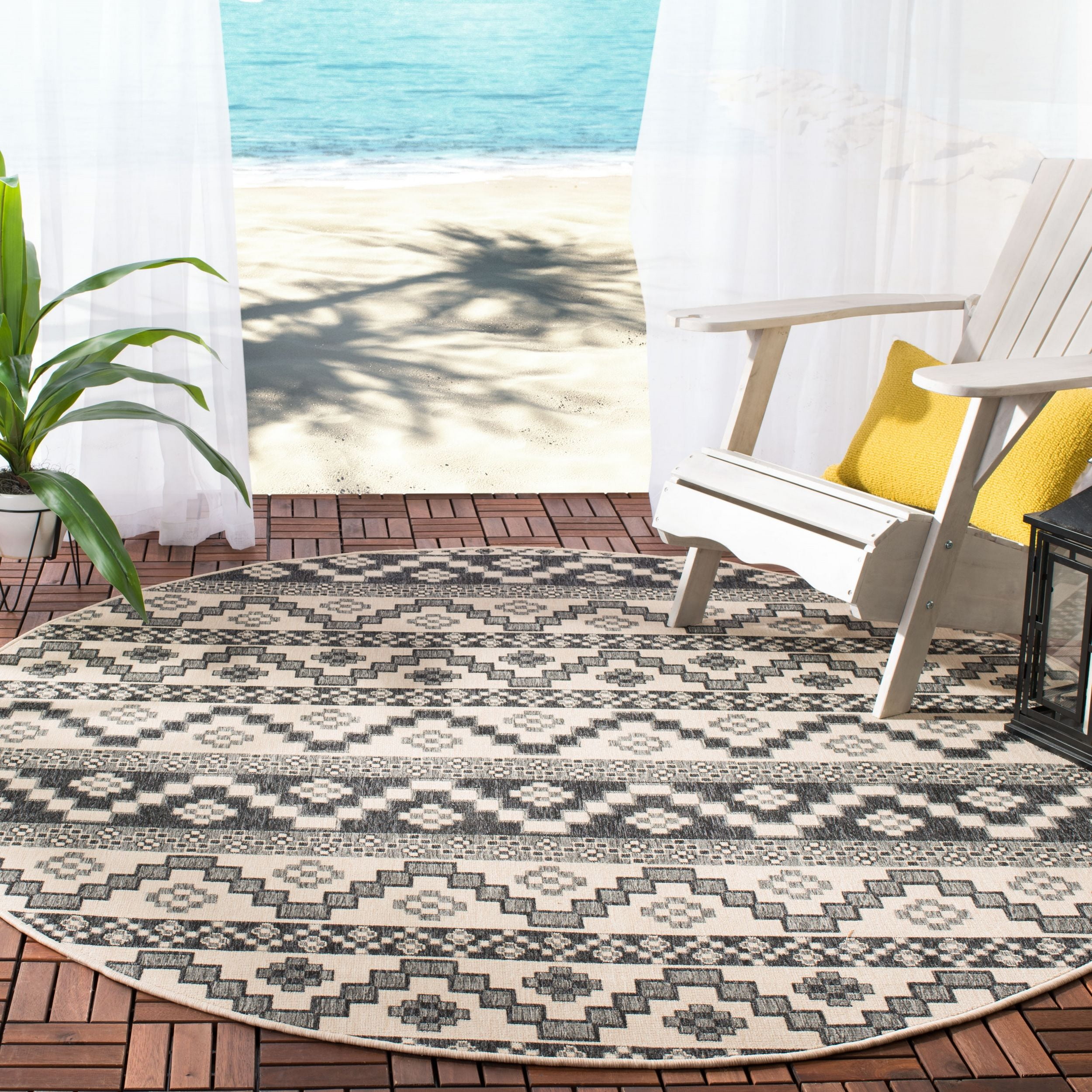 SAFAVIEH Veranda Luwig Southwestern Indoor/Outdoor Area Rug, 6'7" x 6'7" Round, Beige/Grey