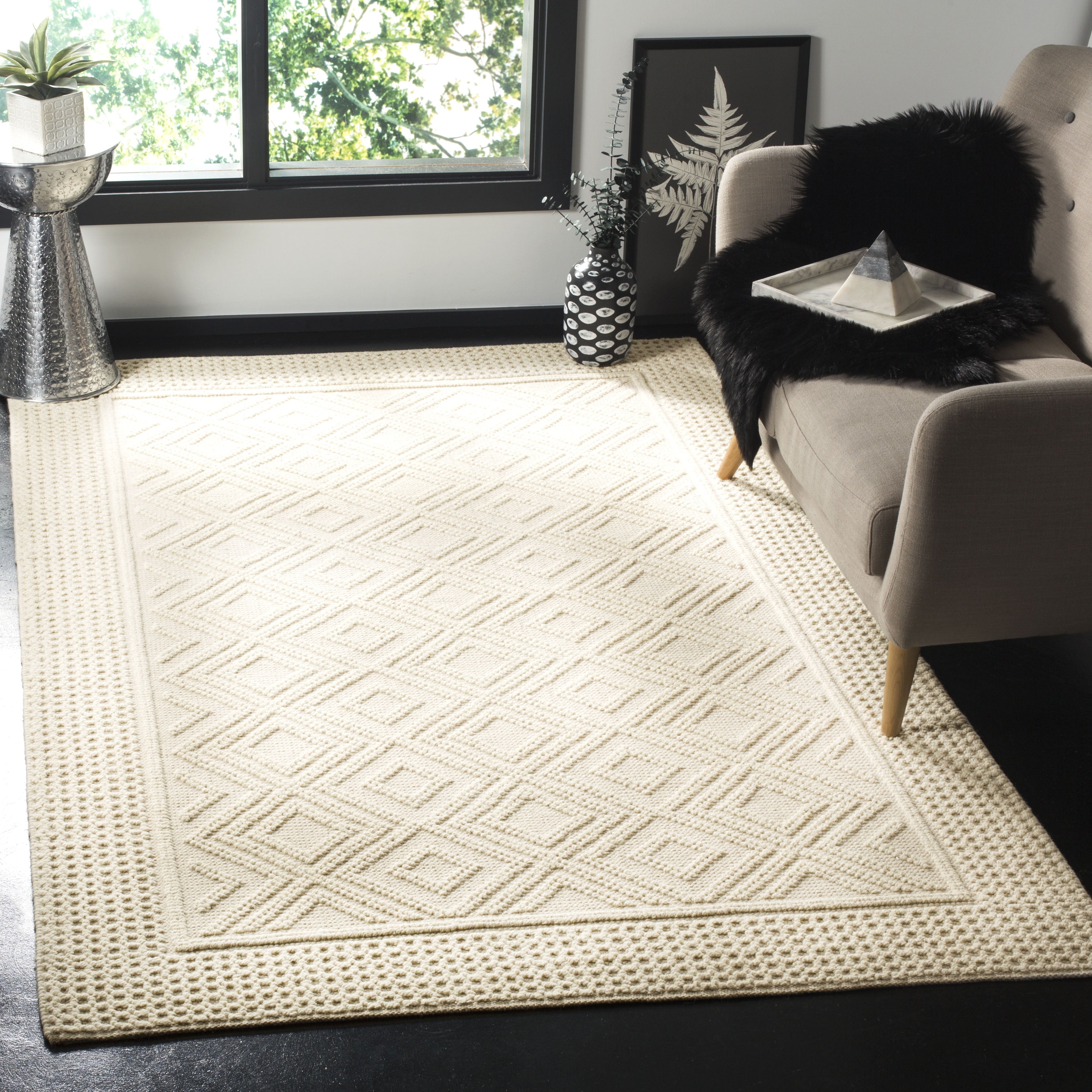 Ivory Rectangular Handmade Wool Tufted Area Rug