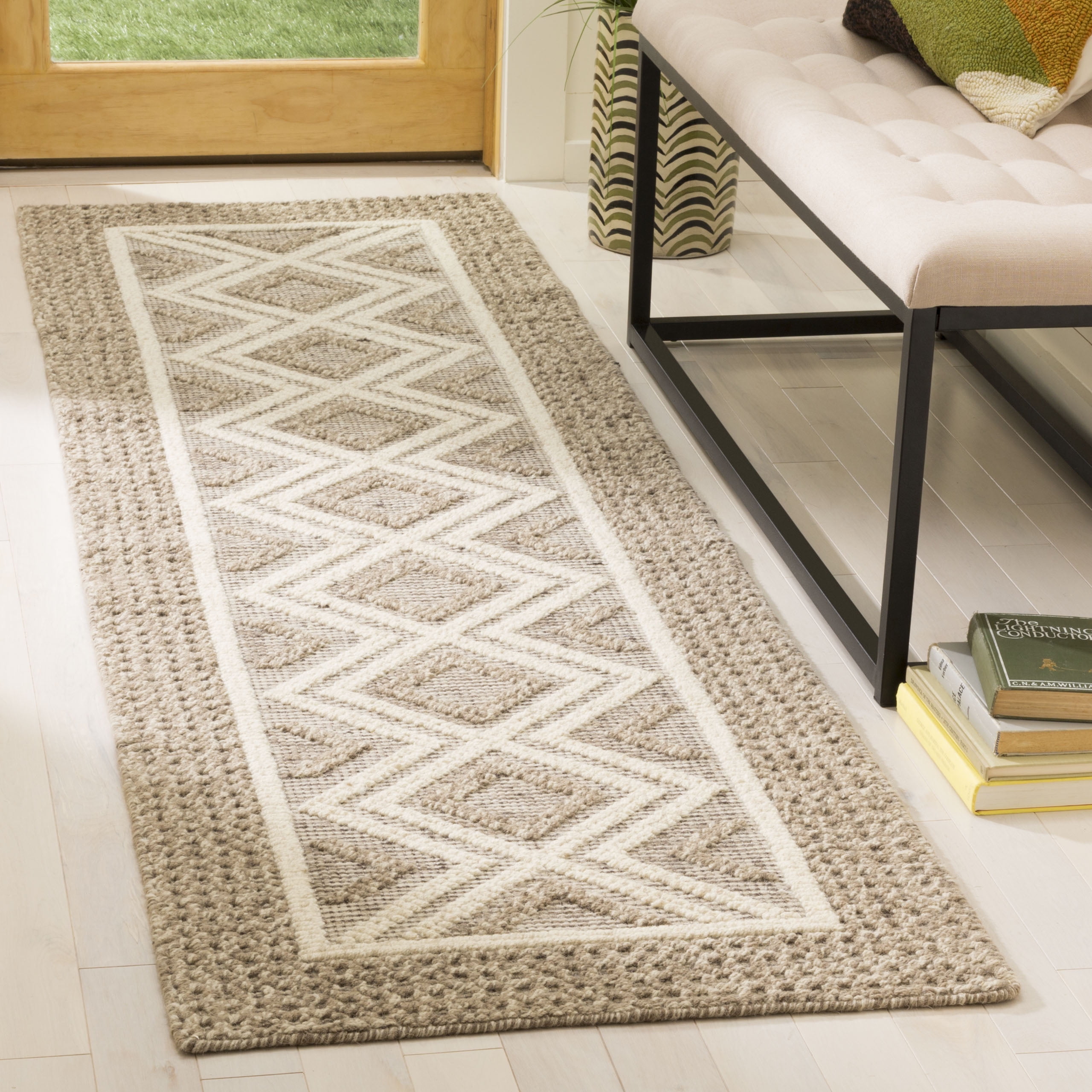 Handmade Ivory and Beige Wool Geometric Runner Rug