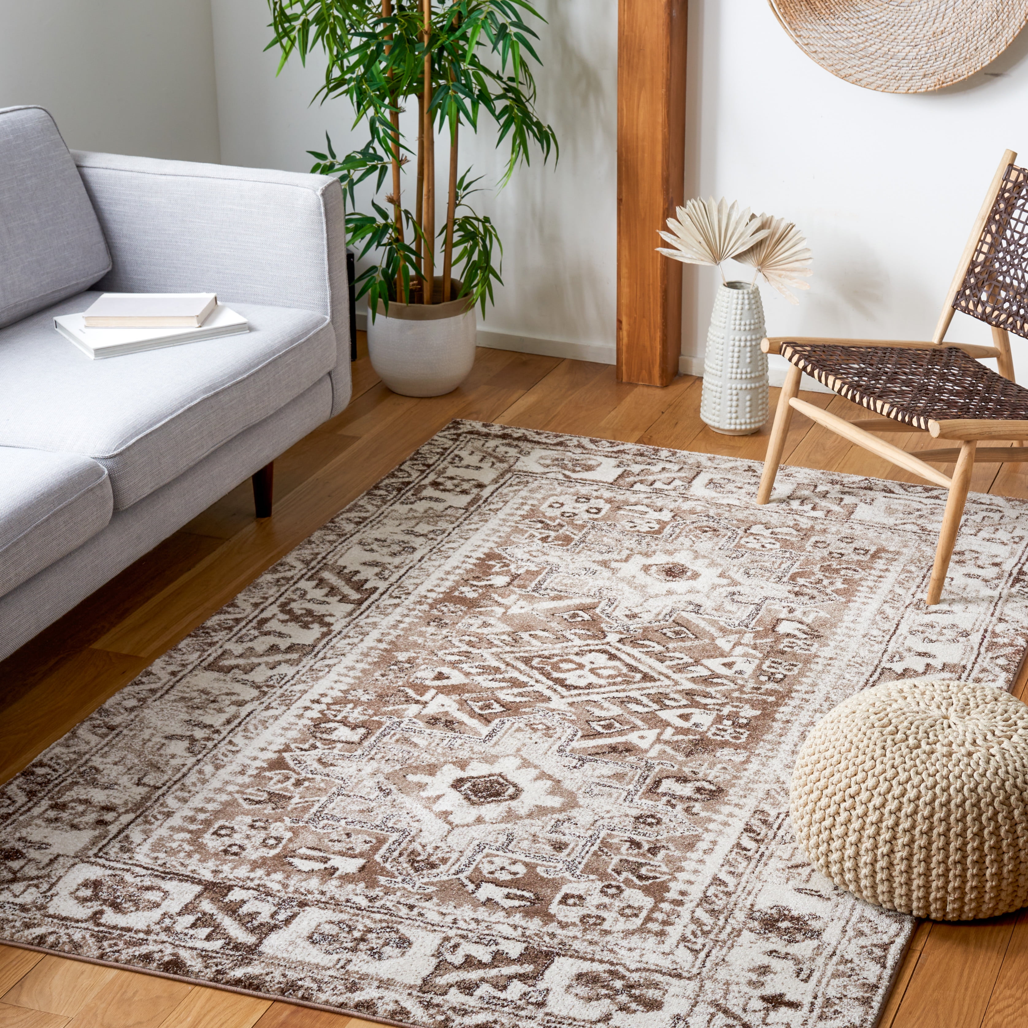 Safavieh Vintage Hamadan Dania Oriental Area Rug, Brown/Ivory, 6'7" x 6'7" Square