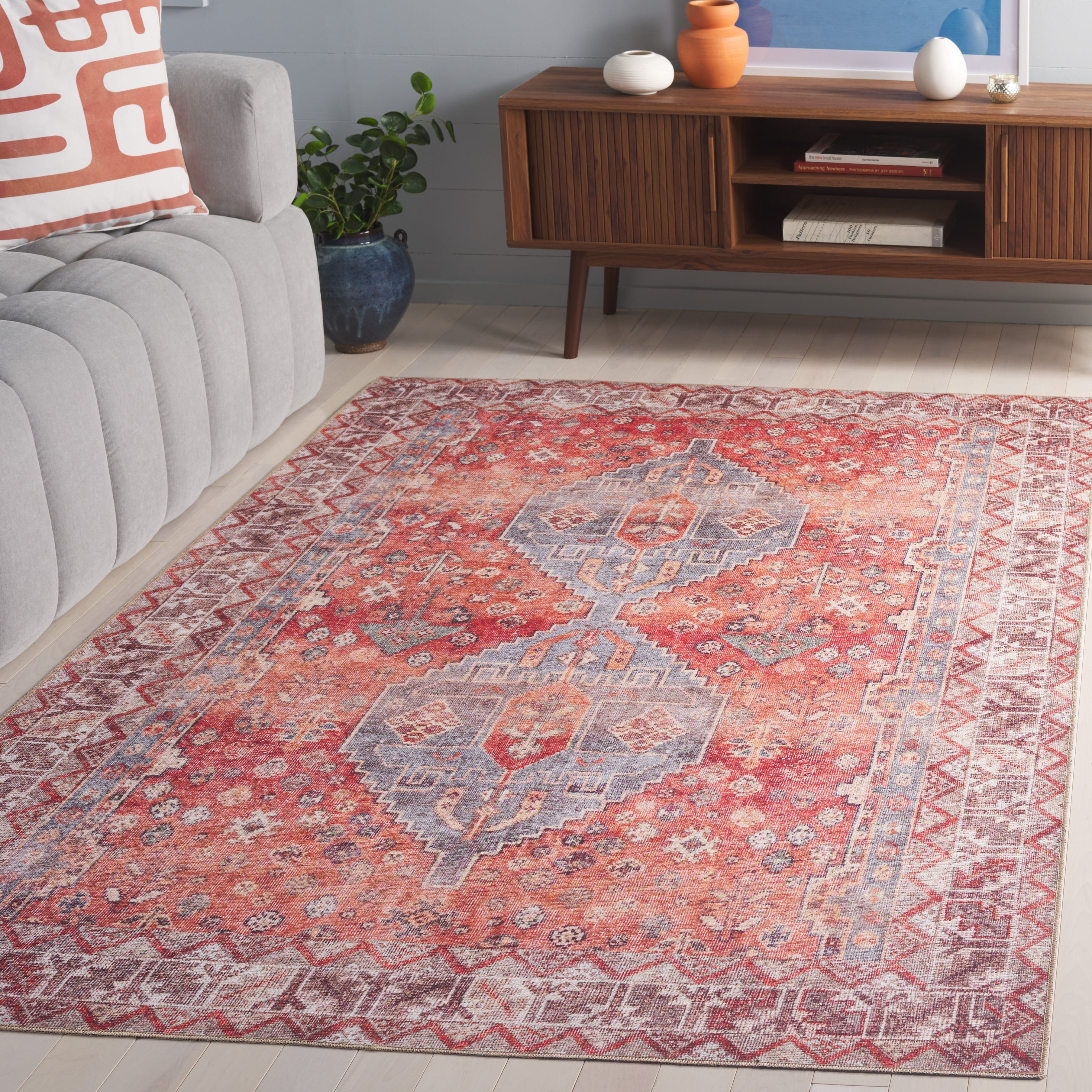 SAFAVIEH Vintage Serapi Nita Medallion Machine Washable Area Rug, Red/Blue, 2' x 3'