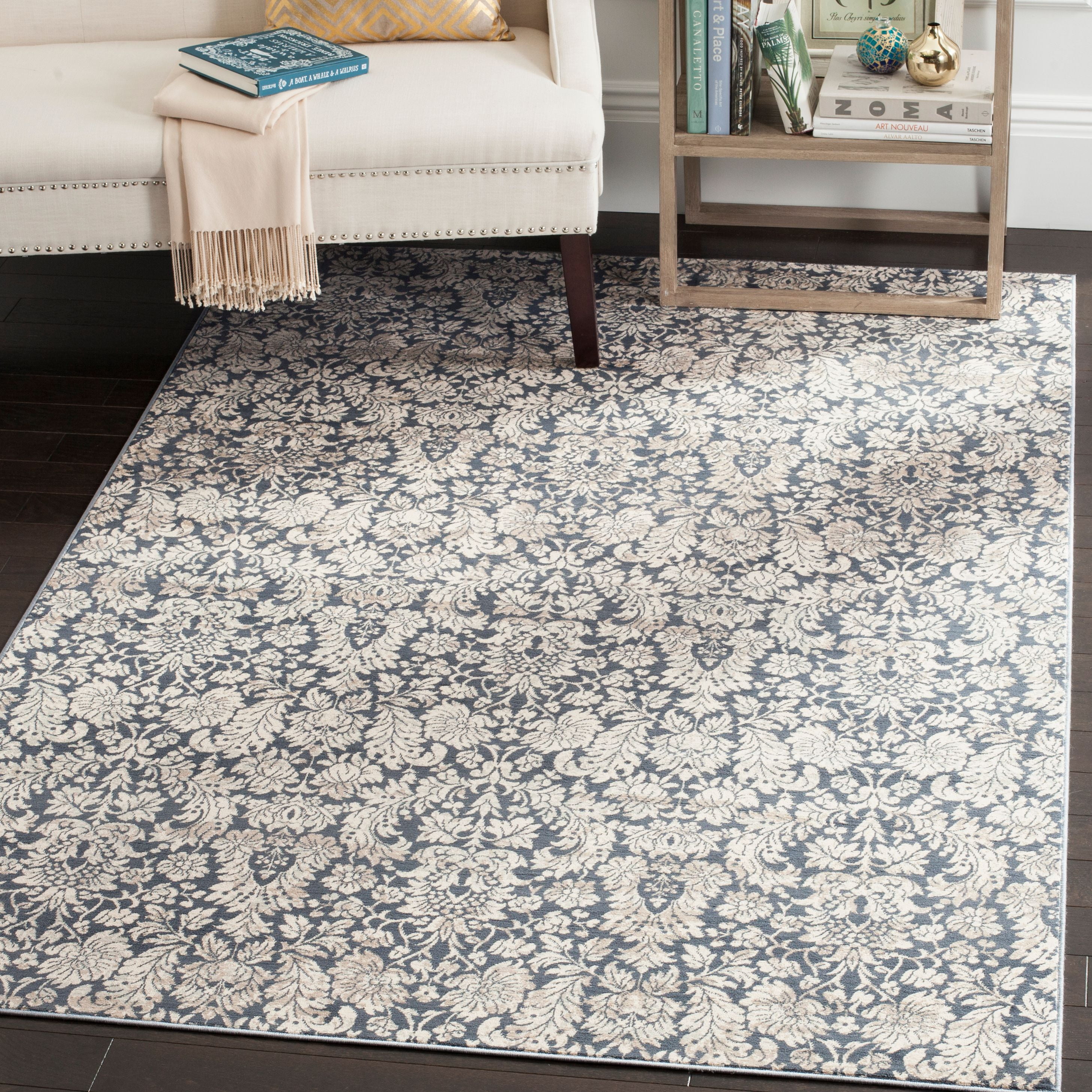SAFAVIEH Vintage Wilford Damask Area Rug, Navy/Cream, 5'1" x 7'7"