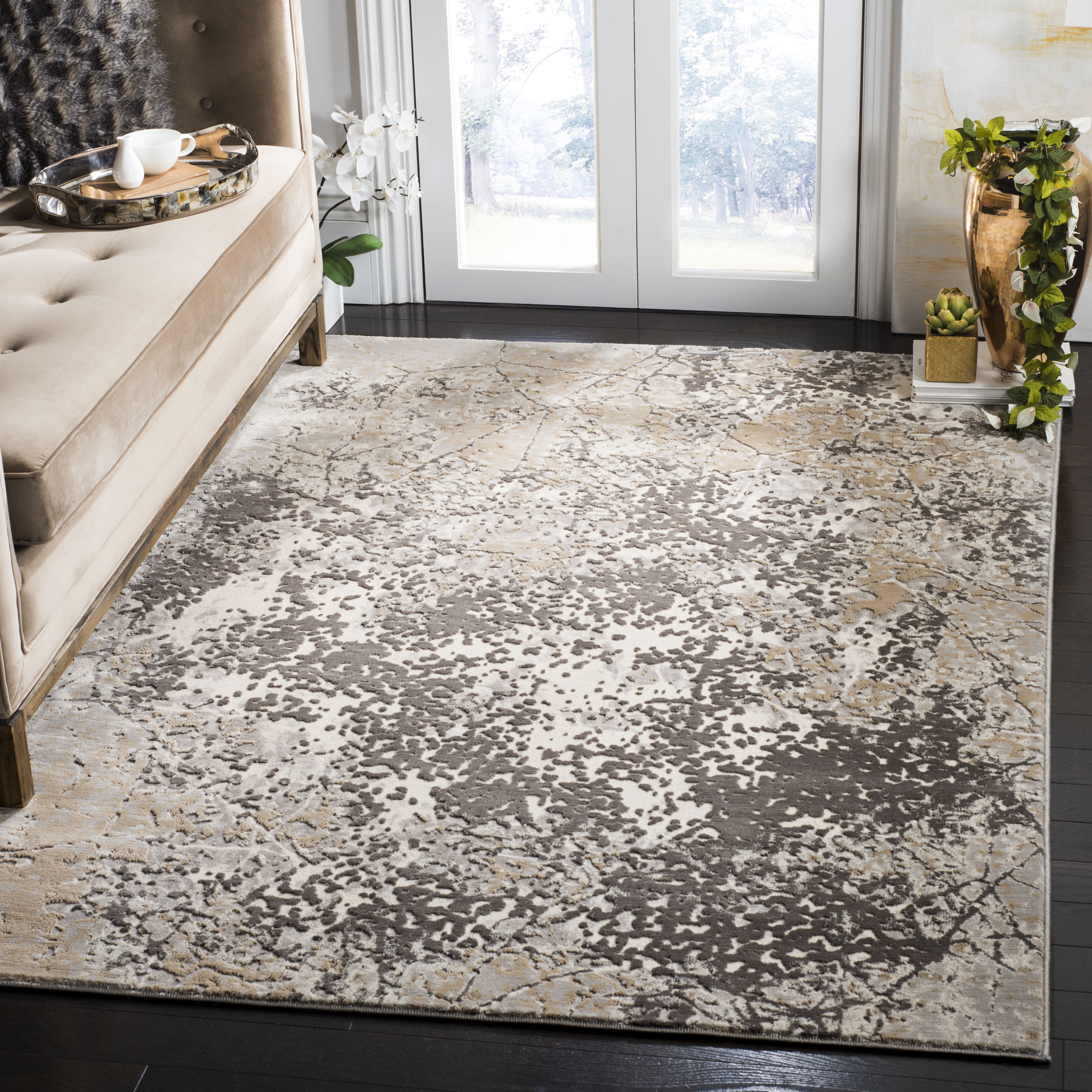 SAFAVIEH Vogue Ekaterina Abstract Area Rug, Cream/Beige, 8' x 10'