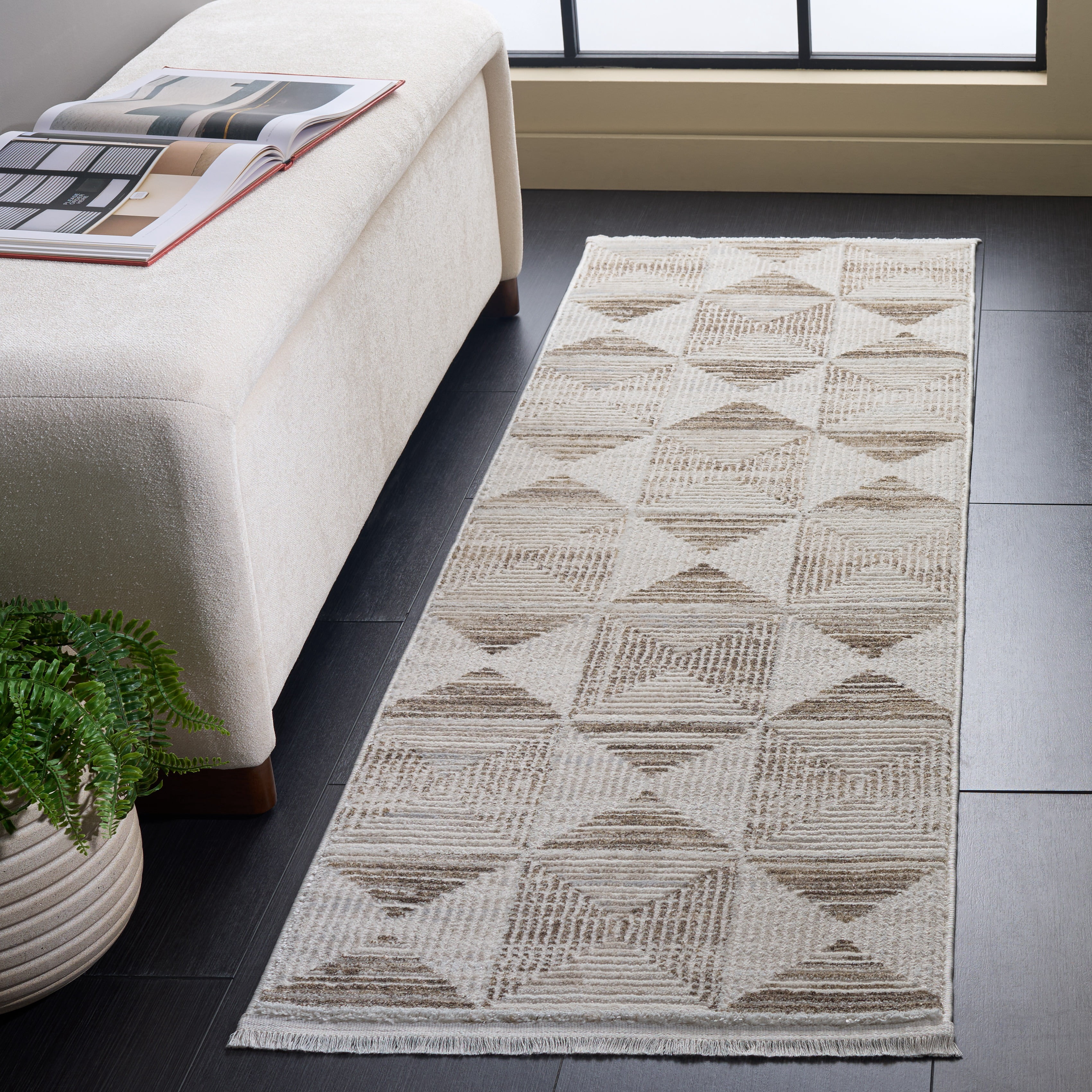 SAFAVIEH Whisper Darrell Geometric Runner Rug, Beige/Ivory, 2' x 6'