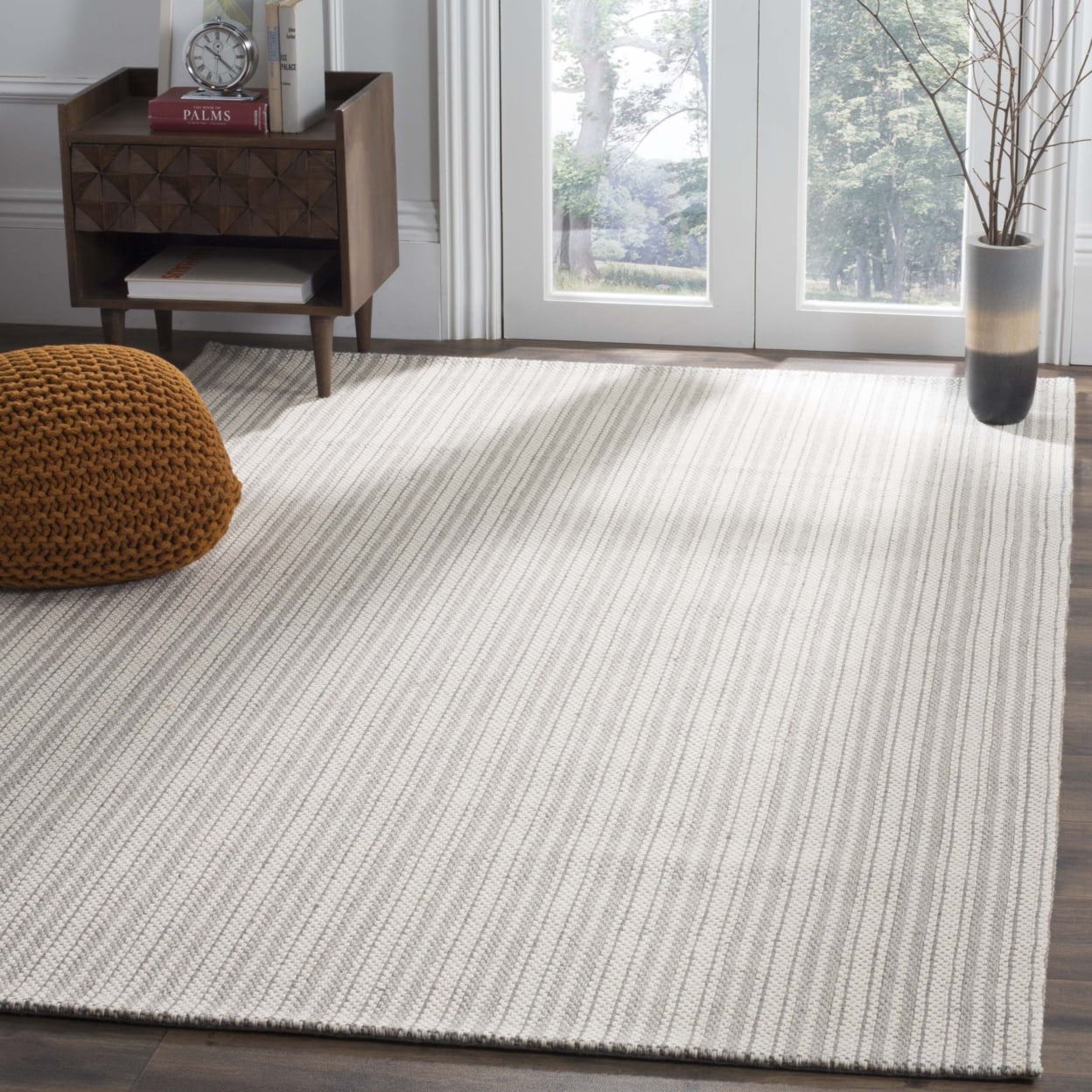 Gray Floral Hand-Knotted Wool and Viscose Rug, 4' x 6'