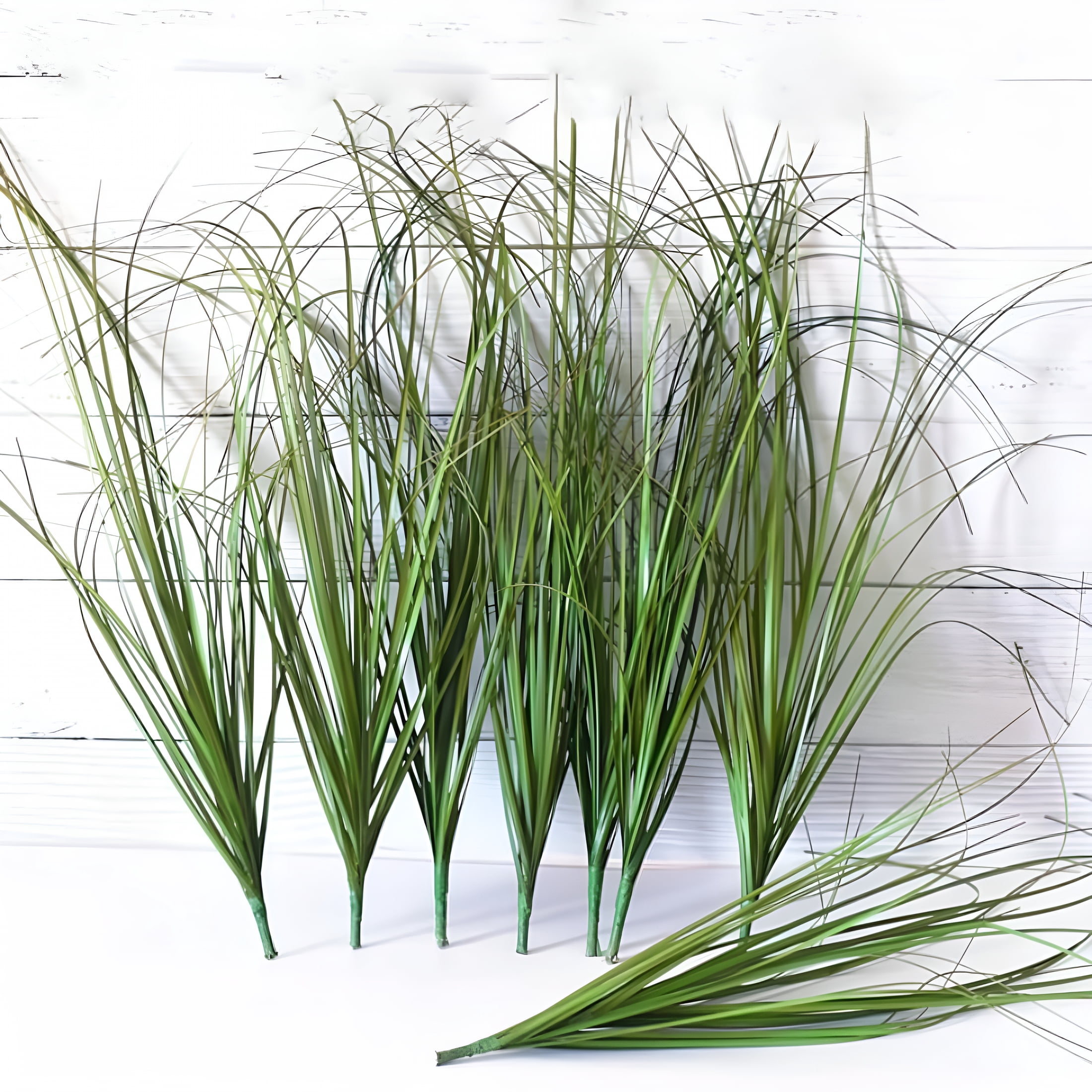 SELIVO 8PCS Grass Decor Artificial Grass Outdoor Artificial Tall Shrubs Wheat Grass Greenery Stems UV Resistant Grass Artificial for Outdoor Indoor Home Decor