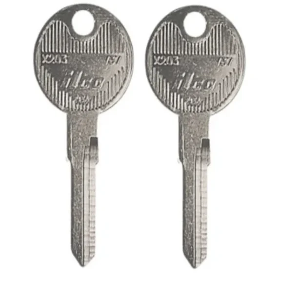SET OF 2 V37 / X203 Volkswagen / Audi / Porsche Metal Key