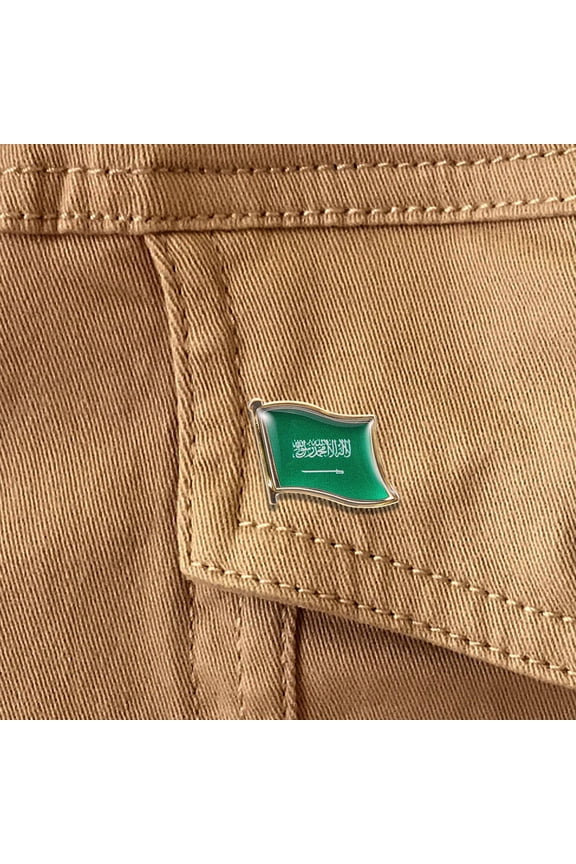 Country Flag Brooch Pin for Men with Green Saudi Flag Design and Firm Clothing Clip