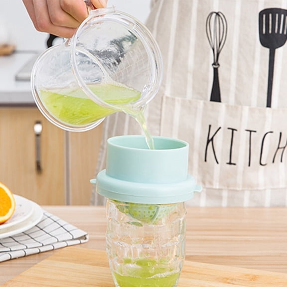 SEWCHICS Kitchen Vegetable Squeezing Machine Light Green Manual Fruit Juicer