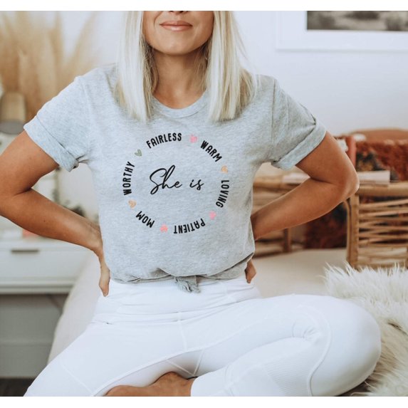 SHE IS FEARLESS Graphic Short sleeve T-Shirt
