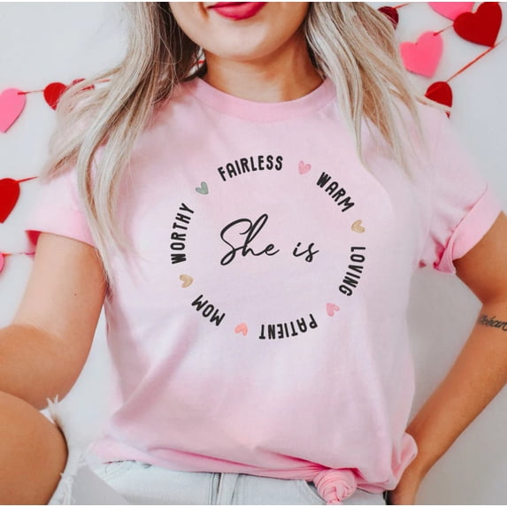 SHE IS Graphic Plus Short sleeve T-Shirt