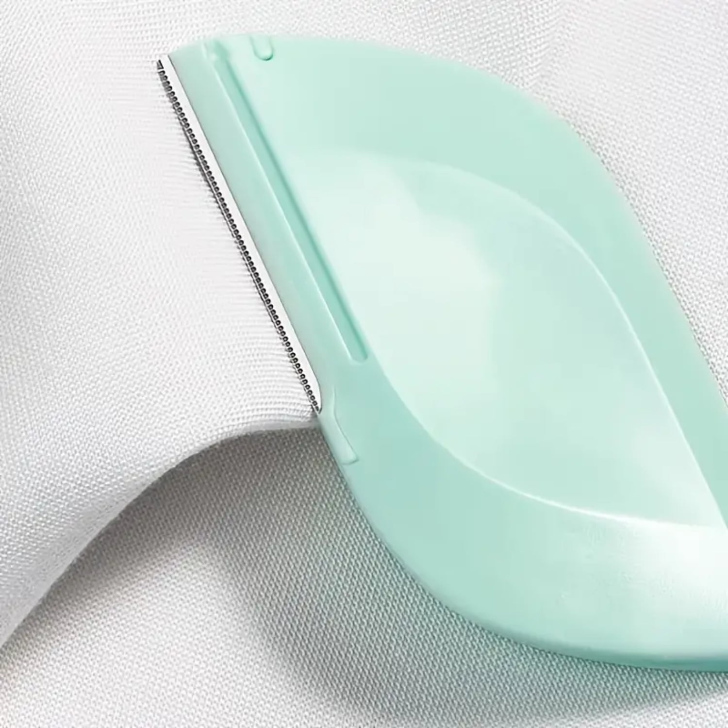 SHENZHXULIZX Convenient and versatile razor for gentle and precise