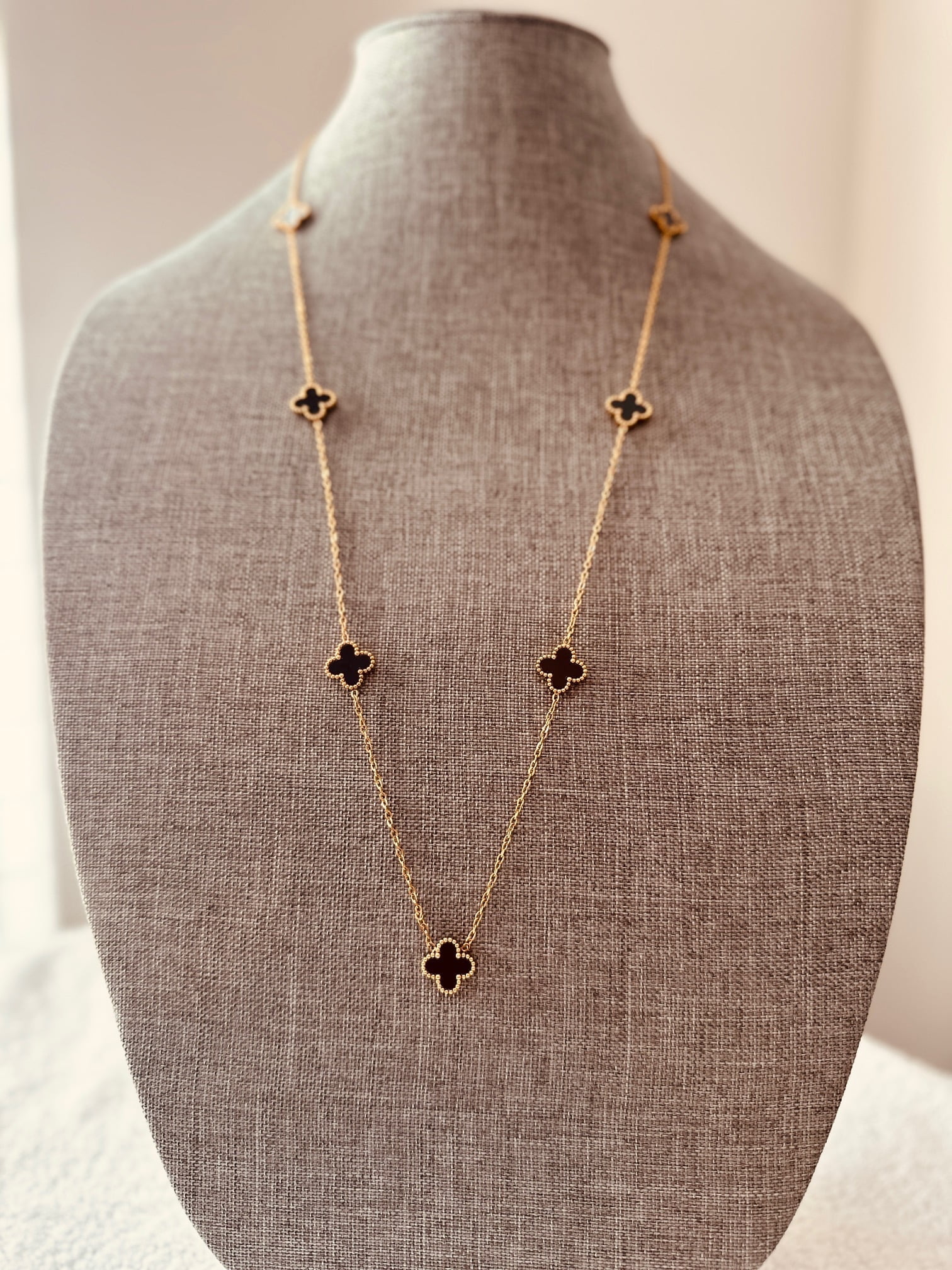 SHERRY'S JEWELS LLC Black and Gold Four-Leaf Clover Pendant Necklace for Women