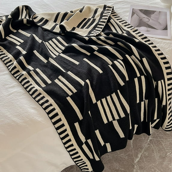 SHIMELE Chunky Knit Throw Blanket, Soft Thick Yarn Cable Knit Blanket, Cozy Hand Knitted Cover, Warm Decorative Couch Bed Sofa Blanket, 70x100cm