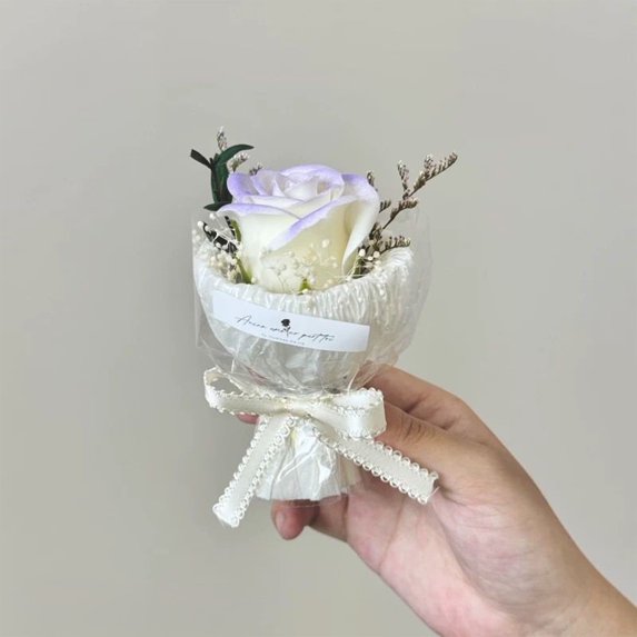 SHIMELE Mini Pocket Bouquet Simulation Flowers, Small Floral Arrangement, Everlasting Decoration Gift Box, Portable Decorative Rose Sunflower Set, Compact Home Decor, Ideal for Events