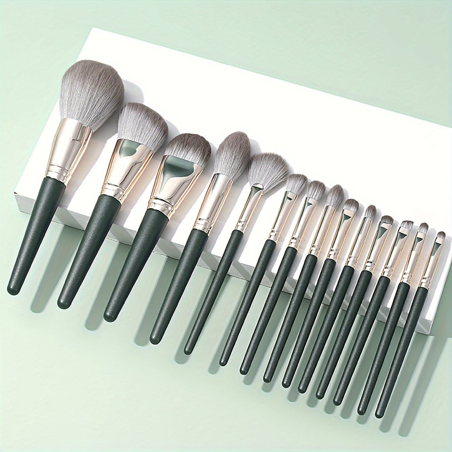 SHZHHFKJCX Ultra soft makeup brush set for beginners Complete set of